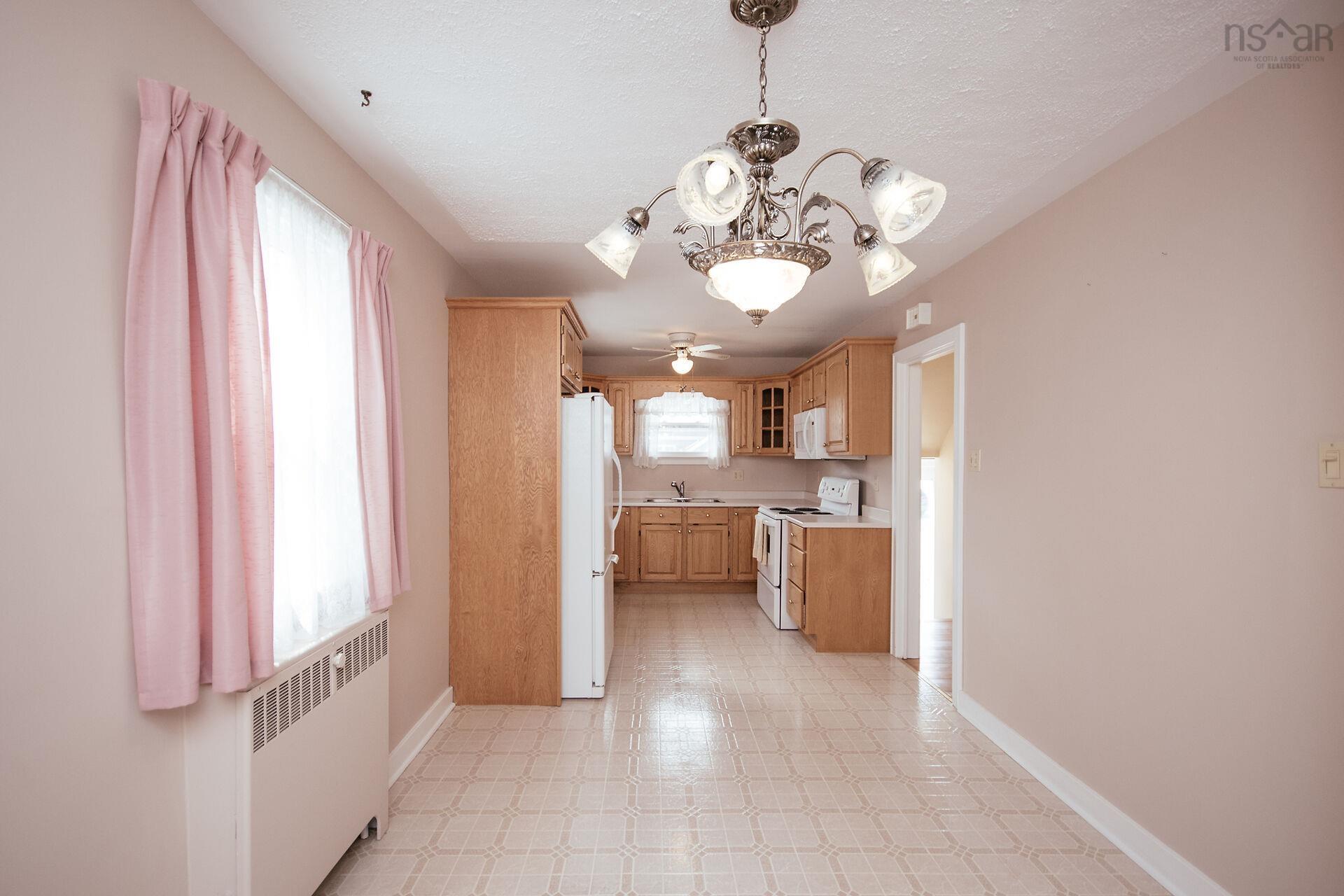 $698,000.00: 2879 RALPH DEVLIN Drive, Halifax