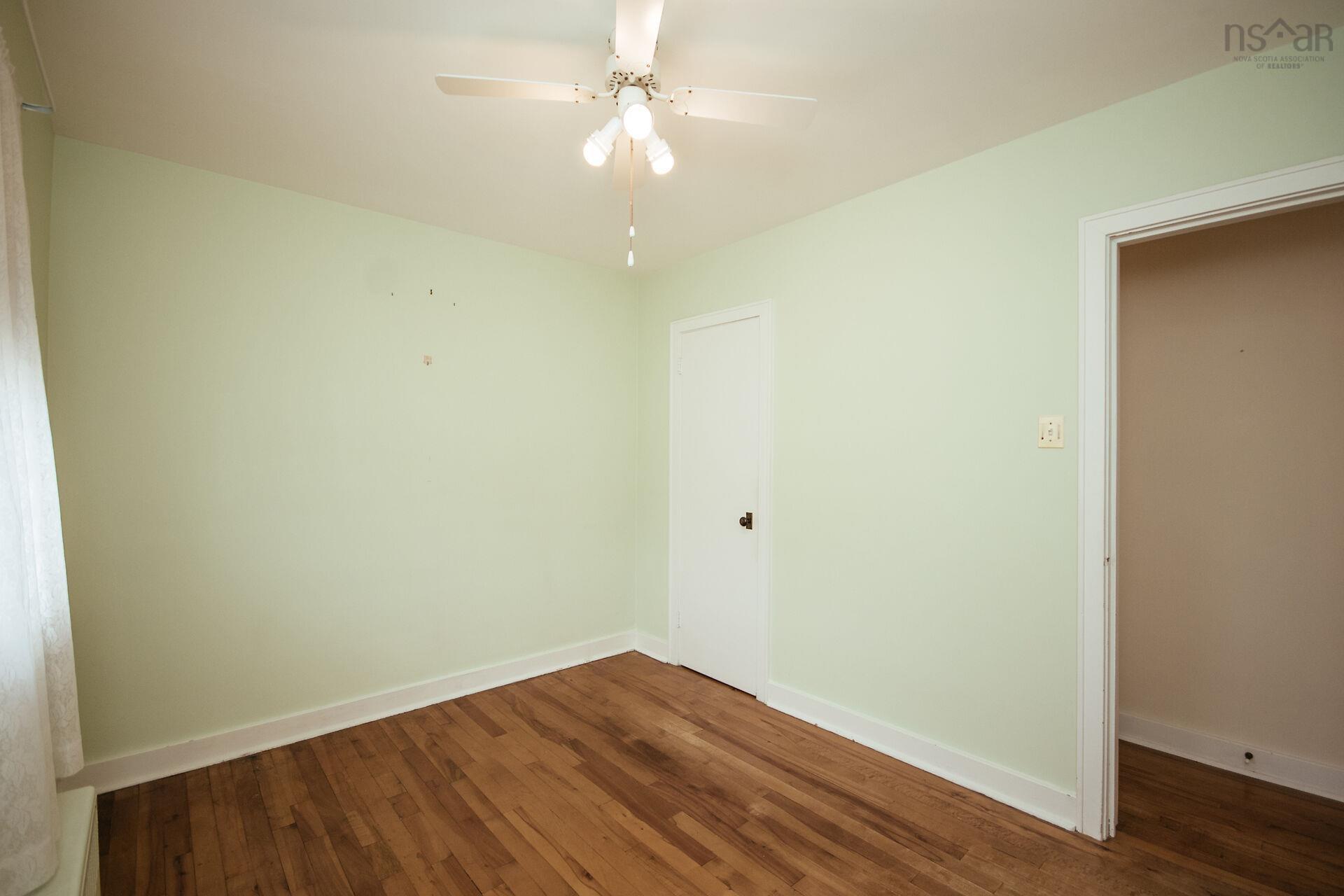 $698,000.00: 2879 RALPH DEVLIN Drive, Halifax