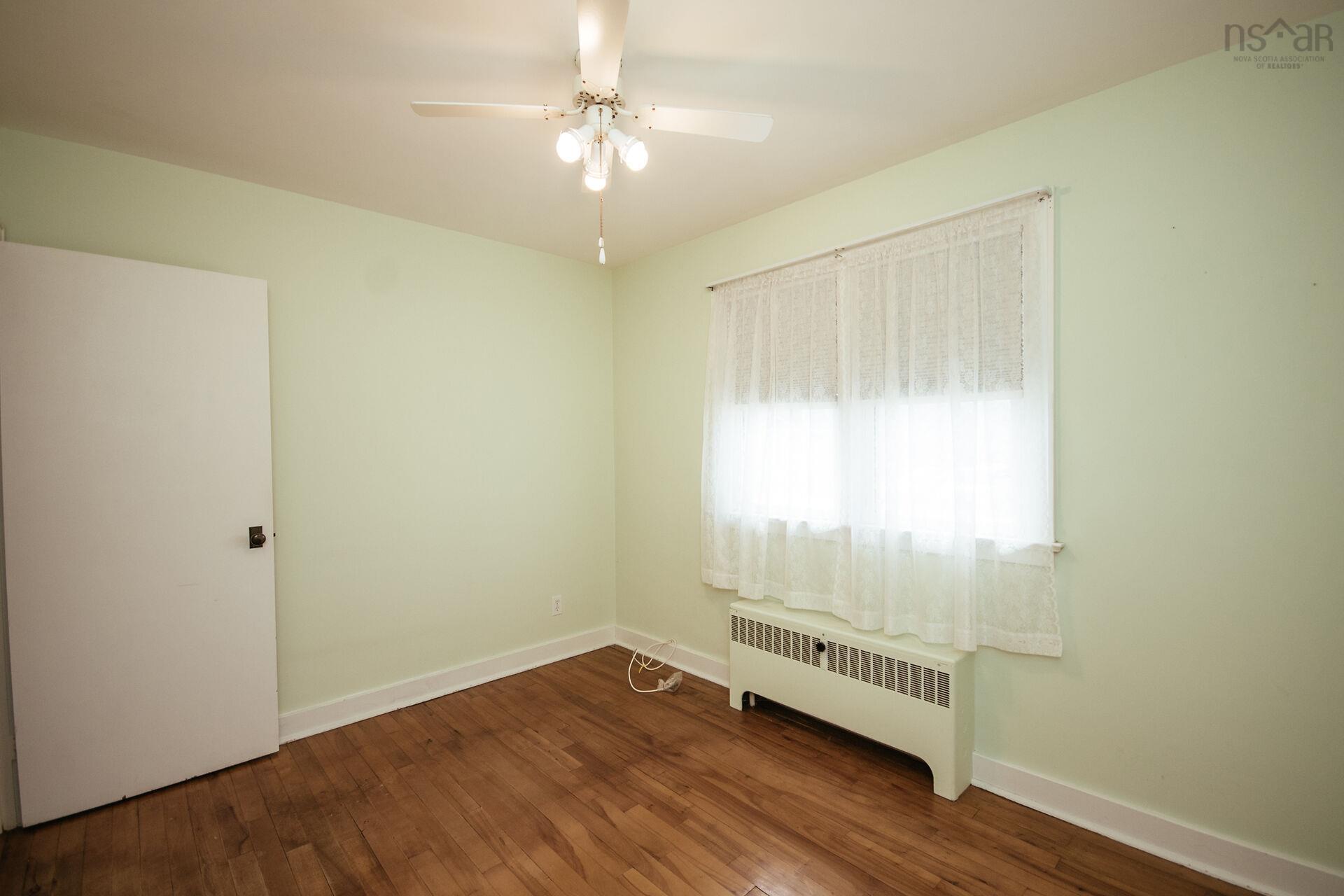 $698,000.00: 2879 RALPH DEVLIN Drive, Halifax