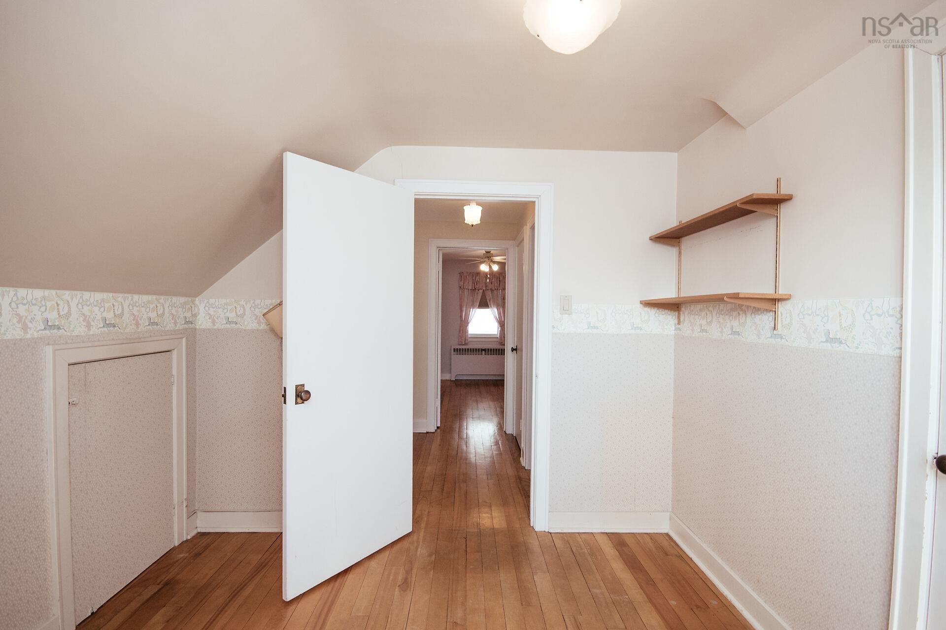 $698,000.00: 2879 RALPH DEVLIN Drive, Halifax