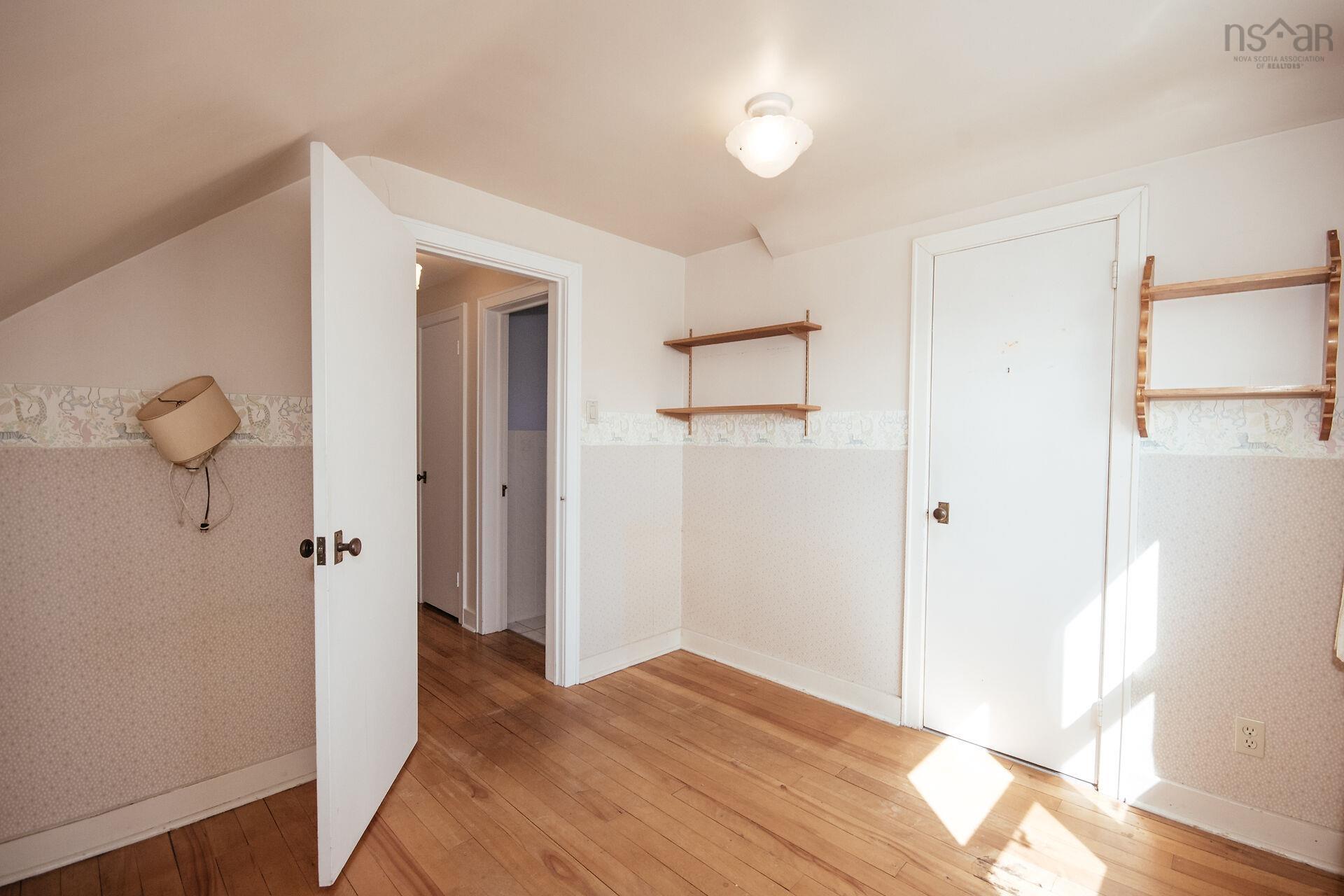 $698,000.00: 2879 RALPH DEVLIN Drive, Halifax