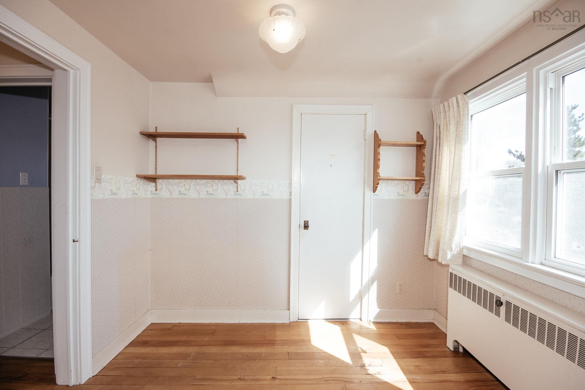 $698,000.00: 2879 RALPH DEVLIN Drive, Halifax