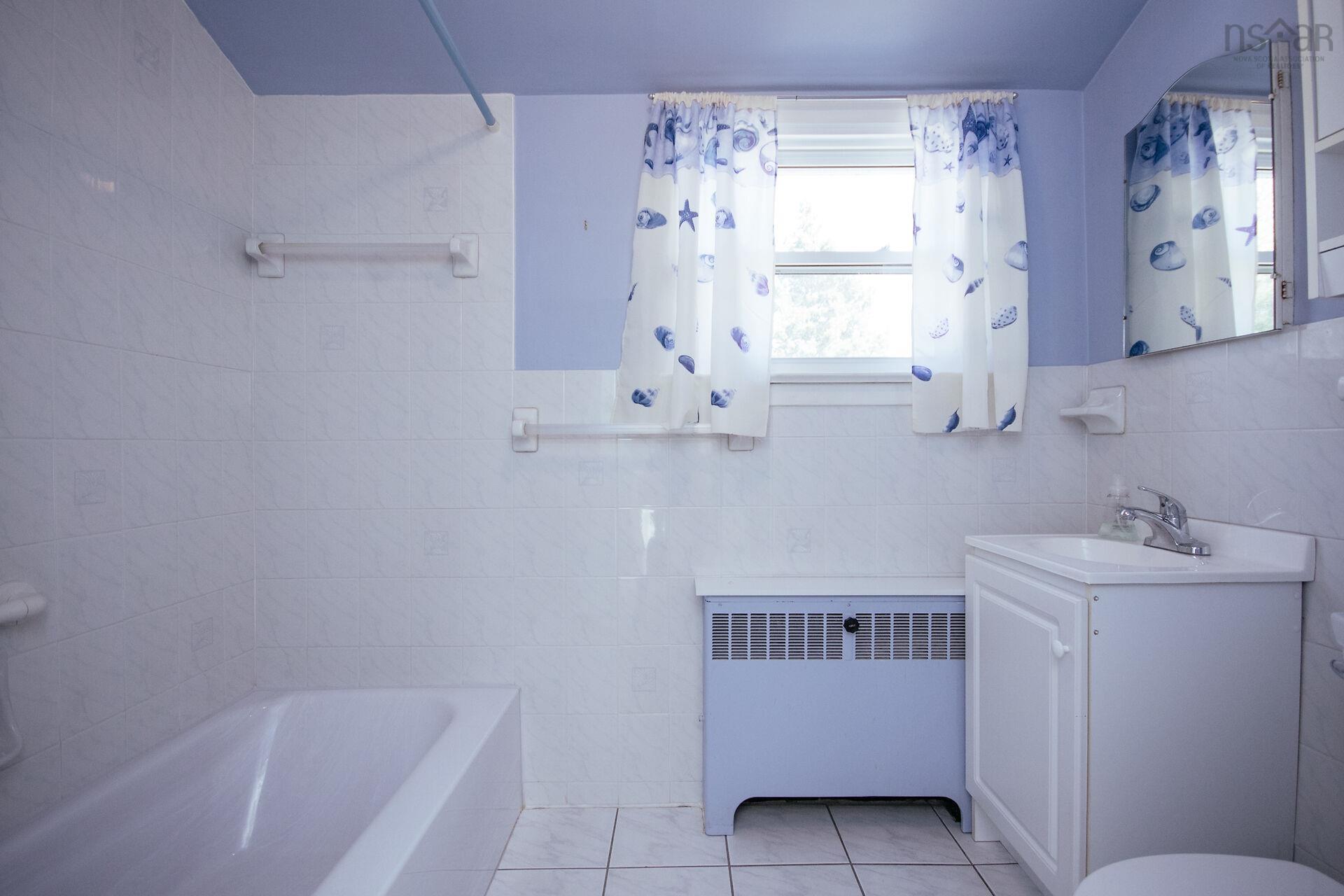 $698,000.00: 2879 RALPH DEVLIN Drive, Halifax