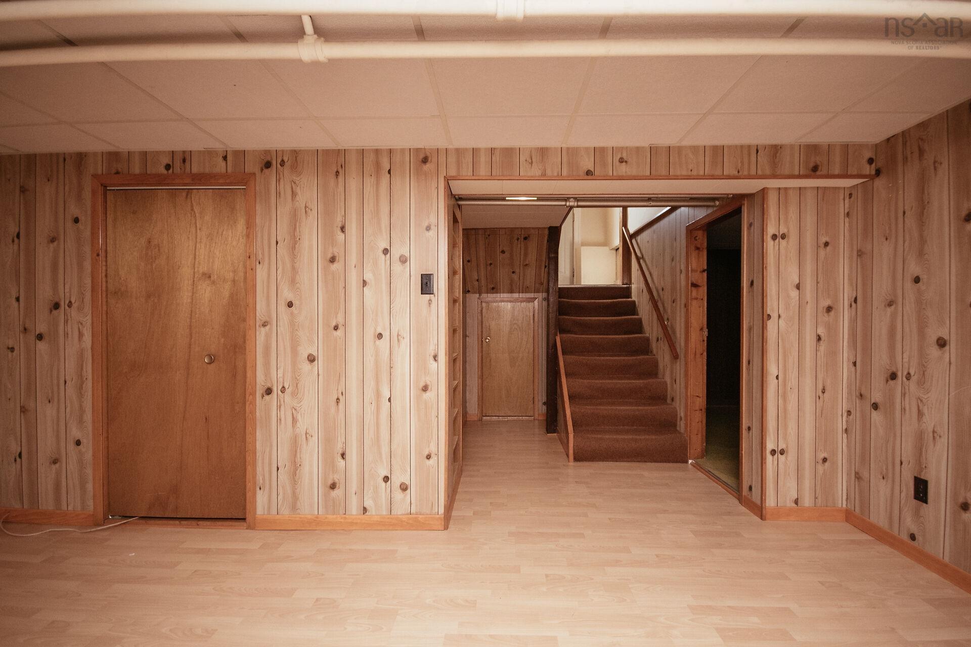 $698,000.00: 2879 RALPH DEVLIN Drive, Halifax