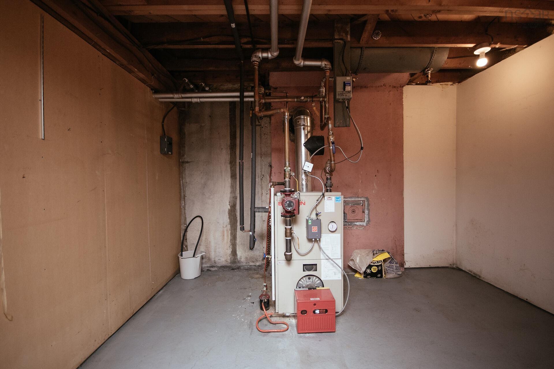 $698,000.00: 2879 RALPH DEVLIN Drive, Halifax