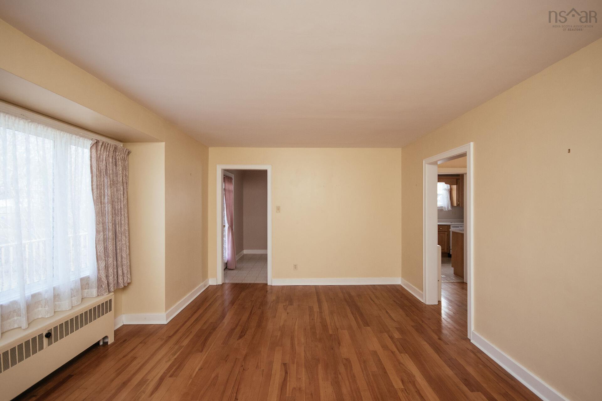 $698,000.00: 2879 RALPH DEVLIN Drive, Halifax