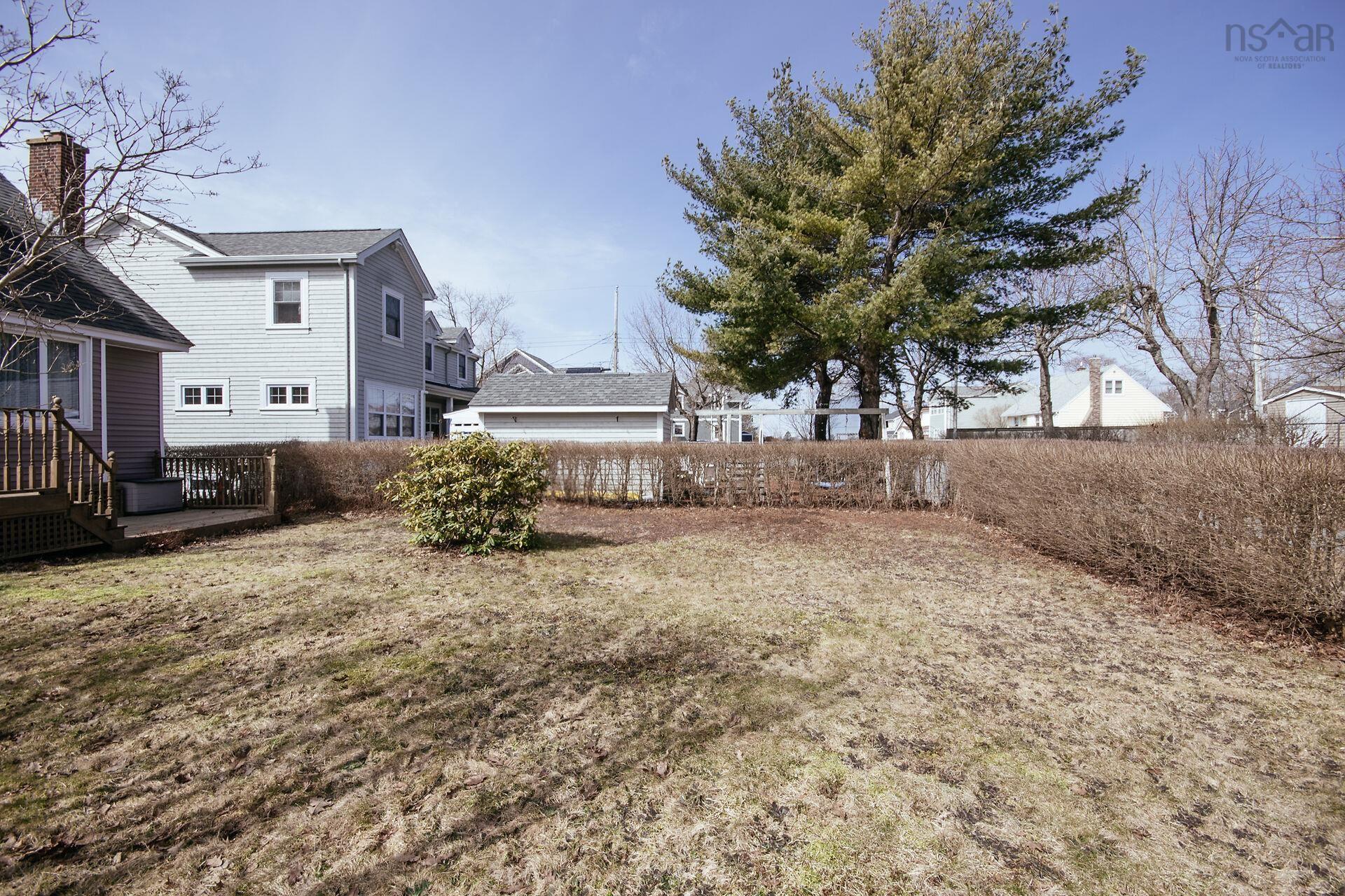 $698,000.00: 2879 RALPH DEVLIN Drive, Halifax