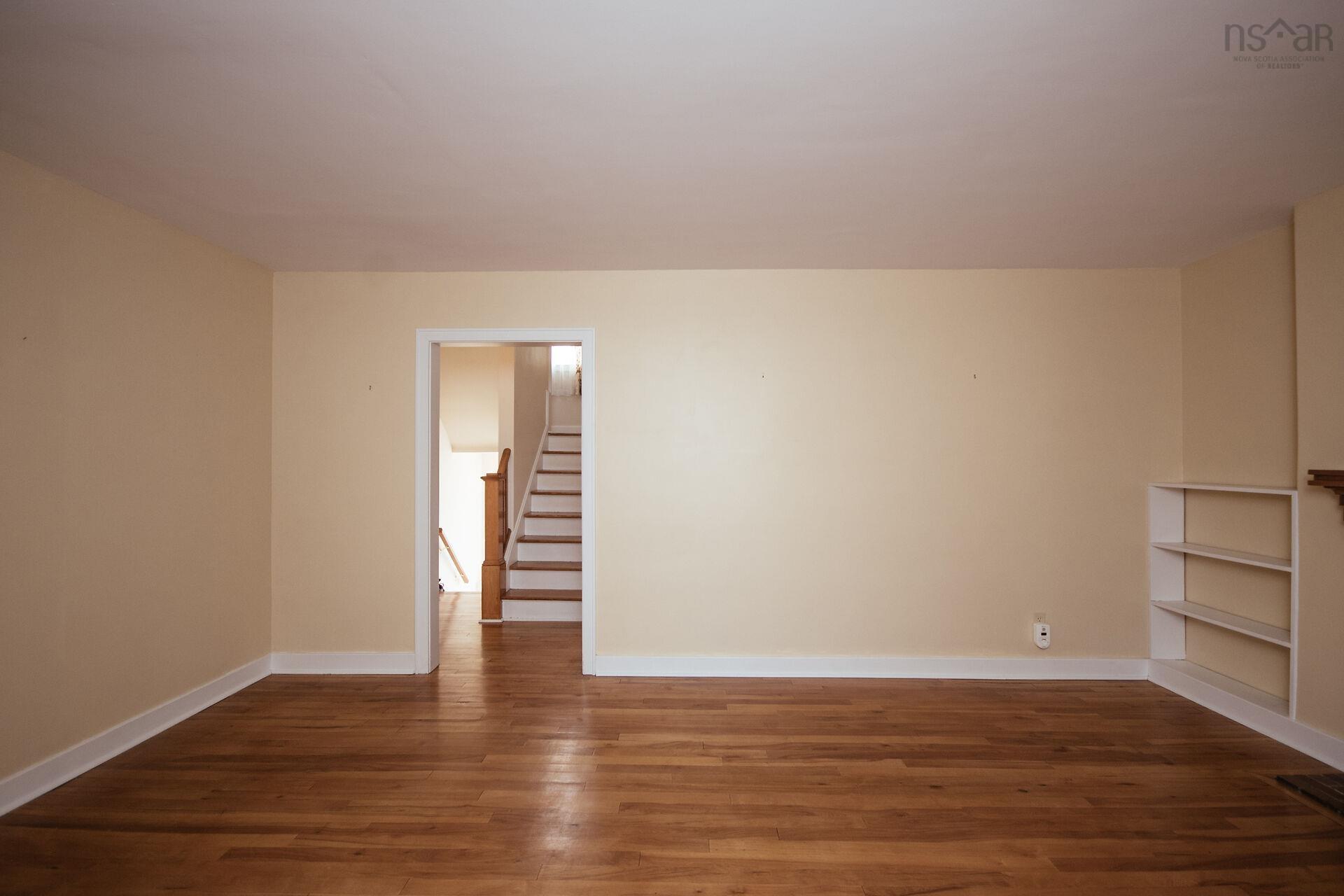 $698,000.00: 2879 RALPH DEVLIN Drive, Halifax