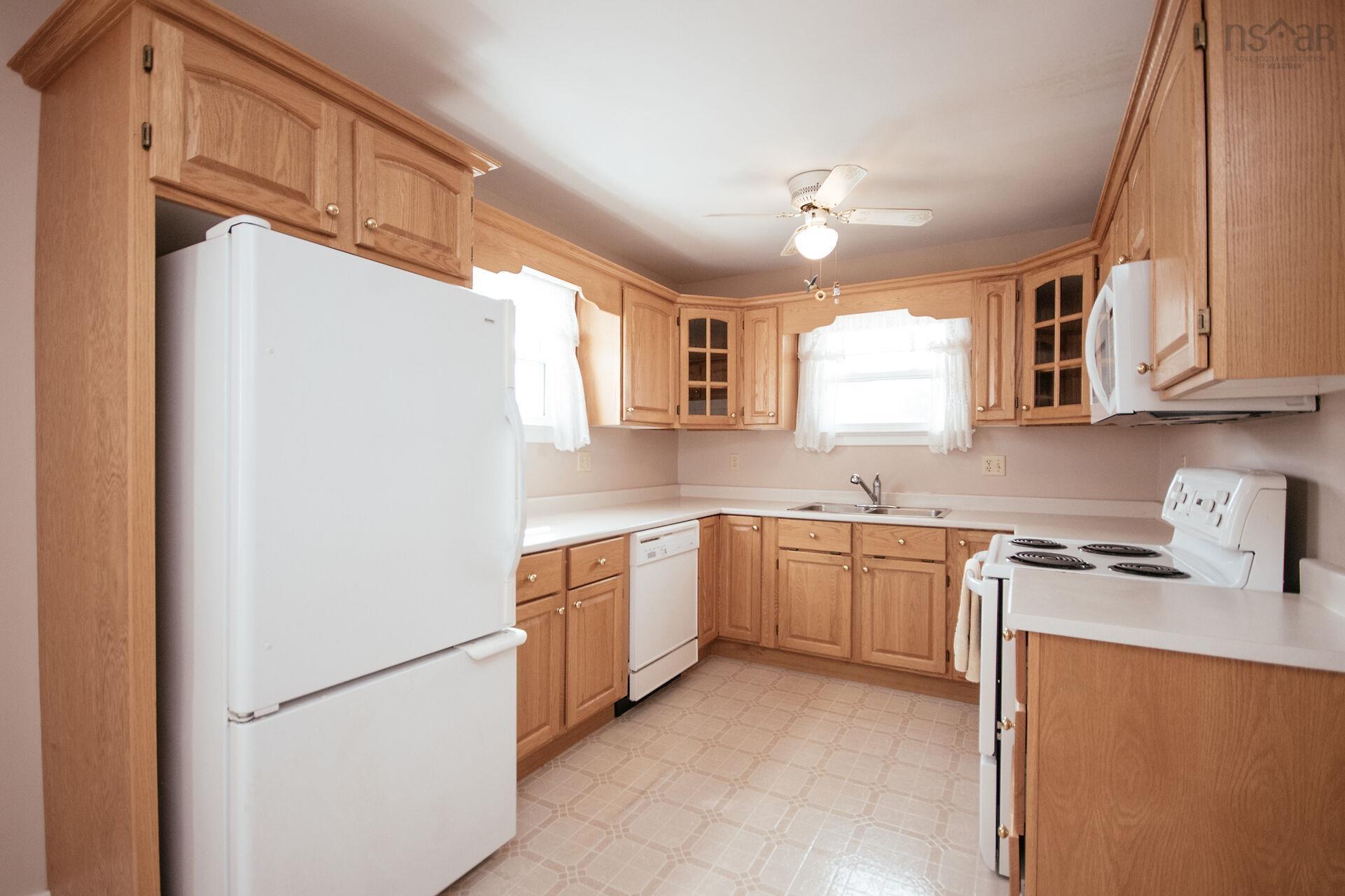 $698,000.00: 2879 RALPH DEVLIN Drive, Halifax