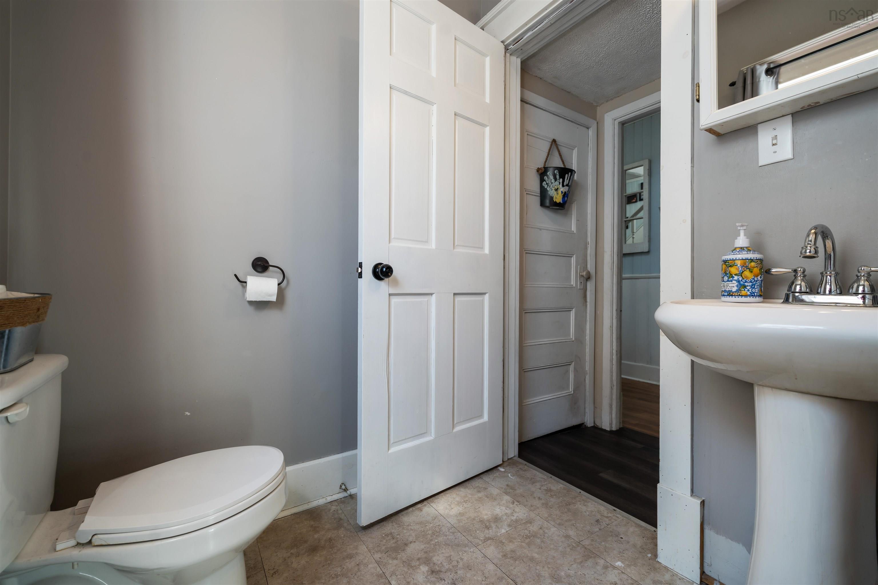 $249,900.00: 2 Davison Street, Amherst