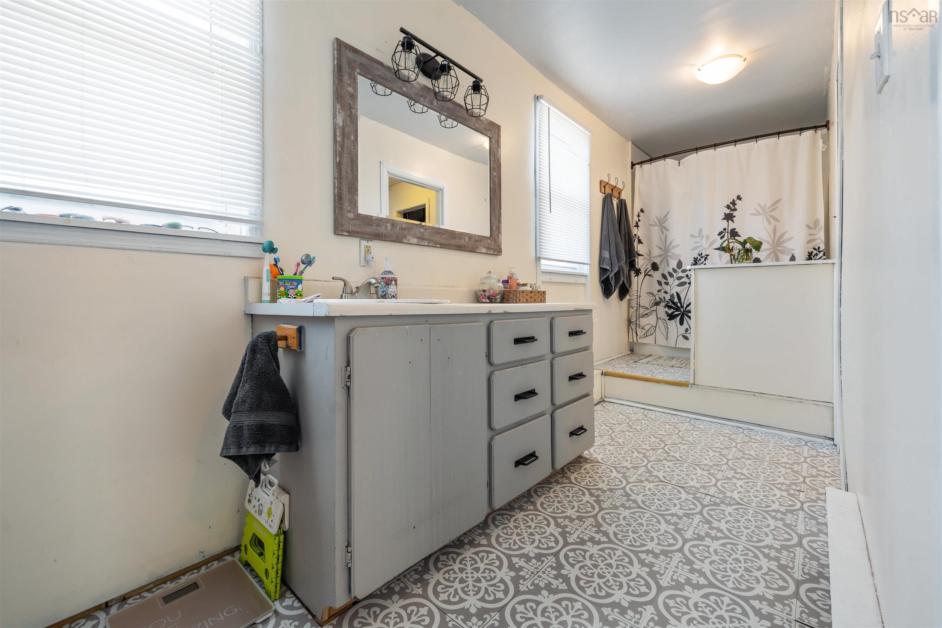 $249,900.00: 2 Davison Street, Amherst