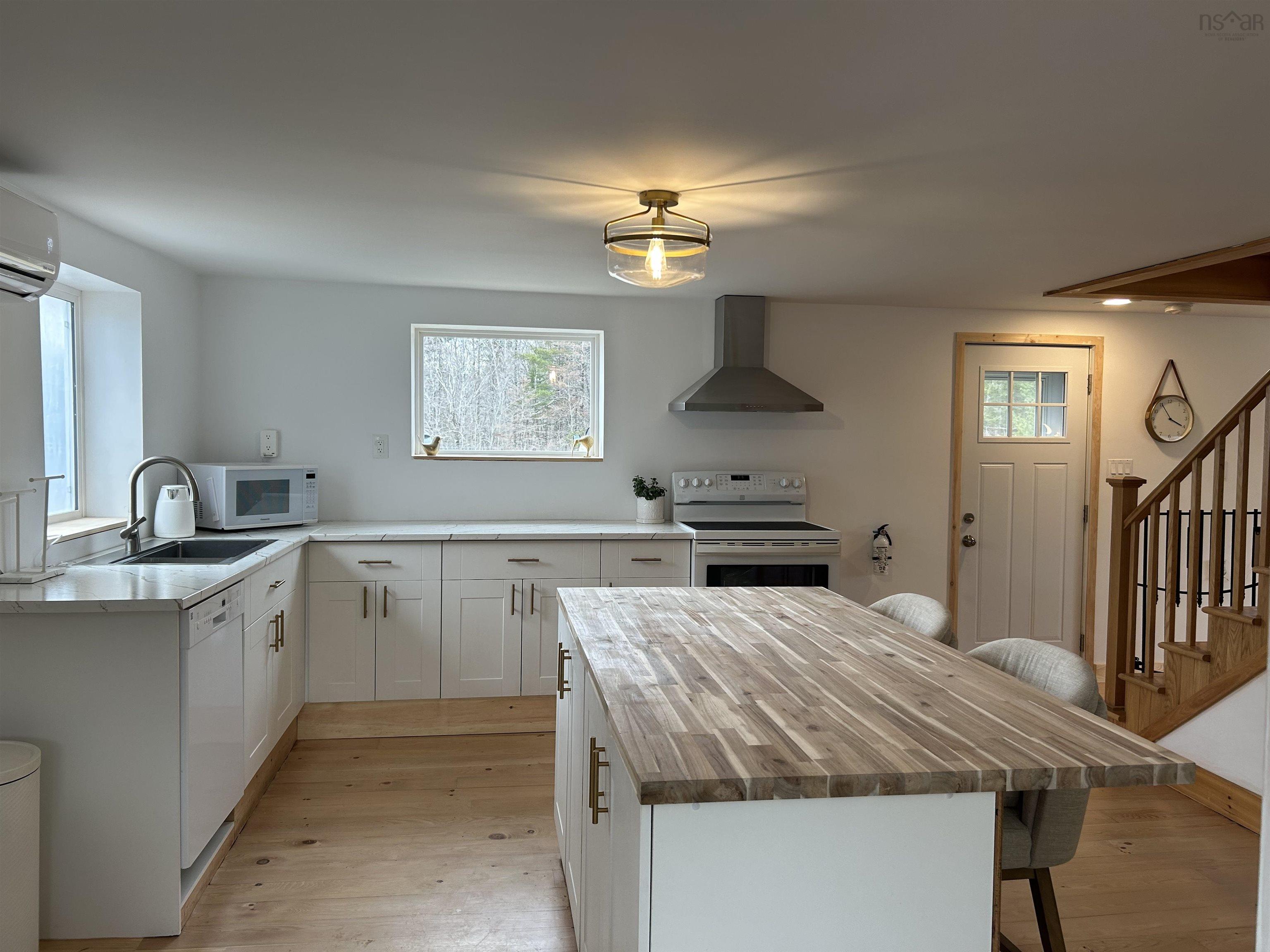 $410,000.00: 1318 Sweetland Road, Sweetland