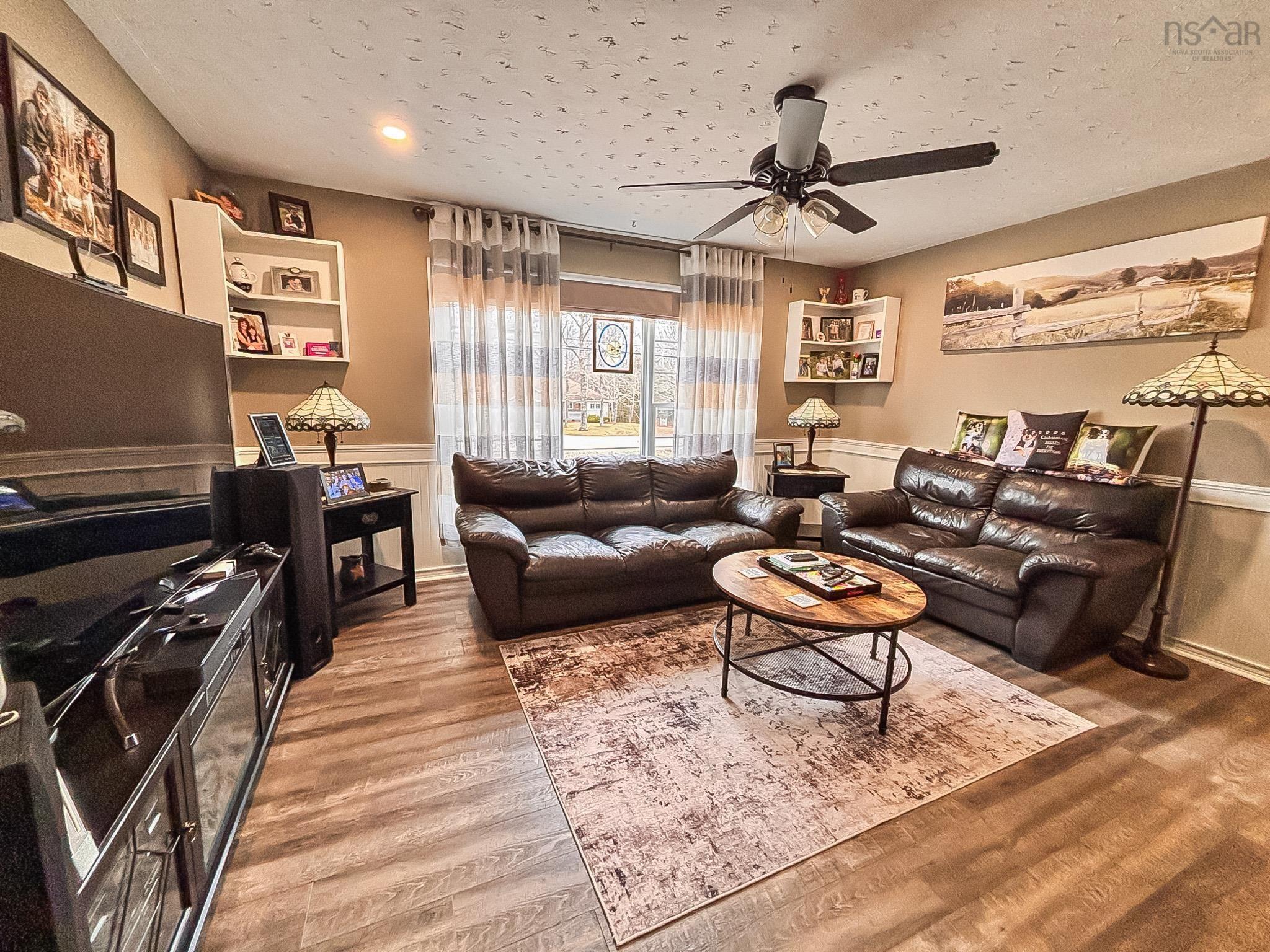 $439,000.00: 660 Pine Grove Road, Pine Grove