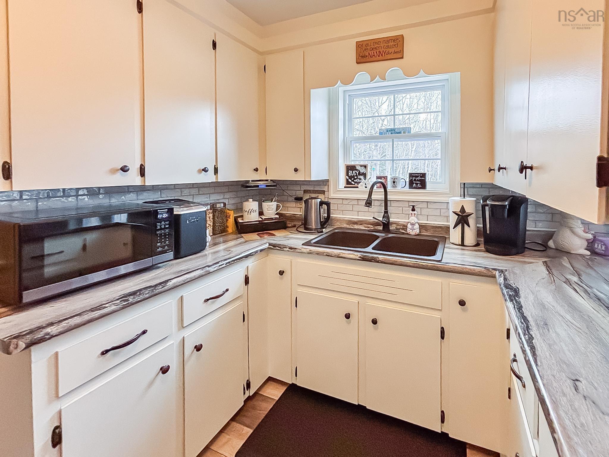 $439,000.00: 660 Pine Grove Road, Pine Grove