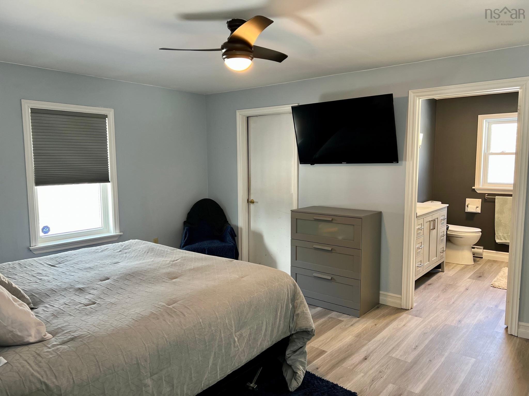 $425,000.00: 33 Oak Road, Belleville South