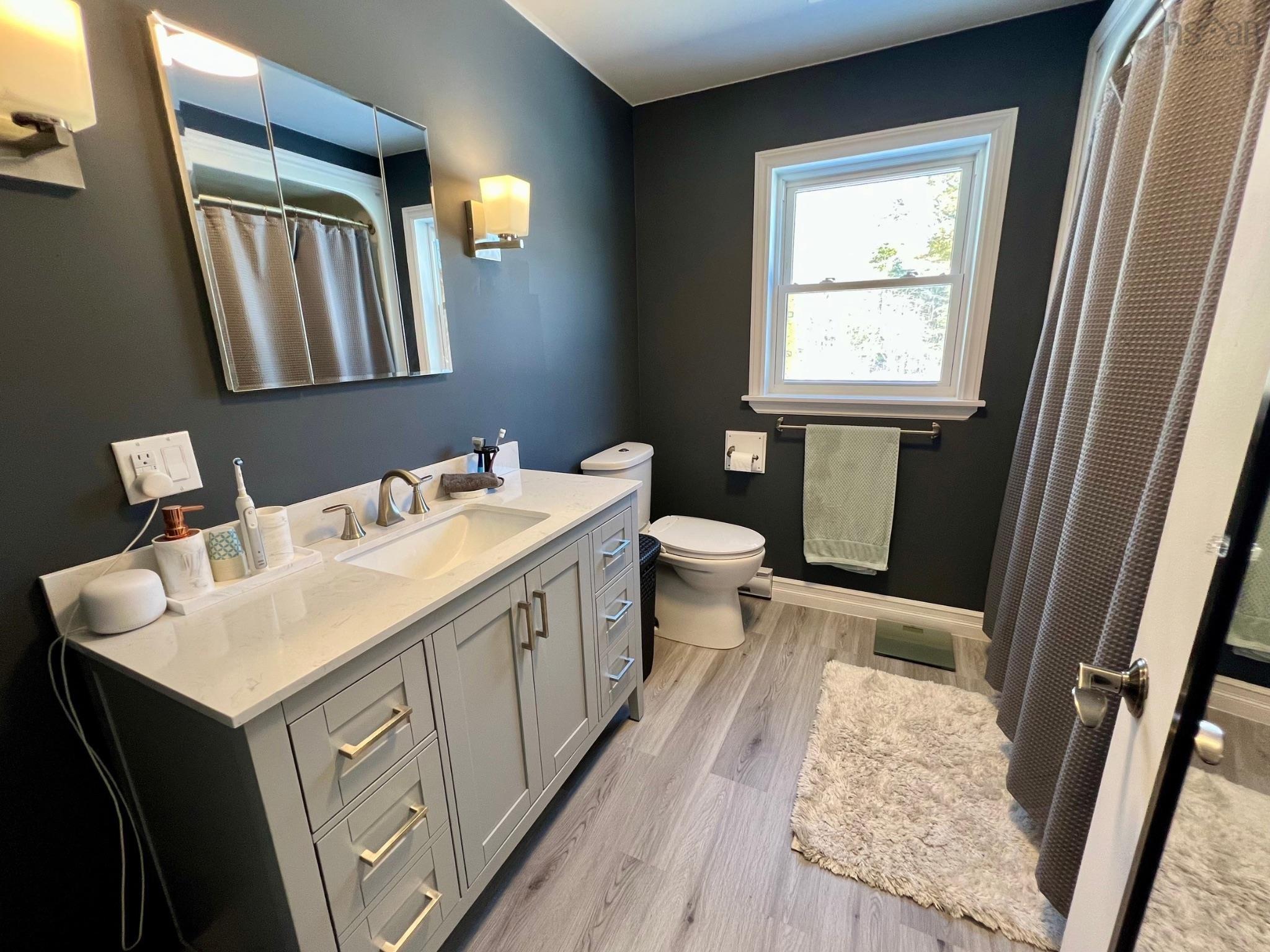 $425,000.00: 33 Oak Road, Belleville South