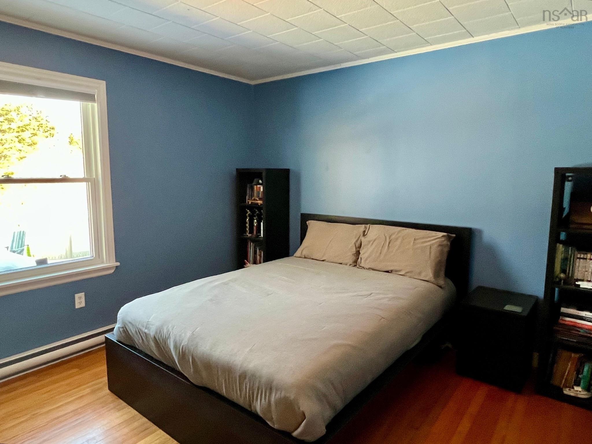 $425,000.00: 33 Oak Road, Belleville South