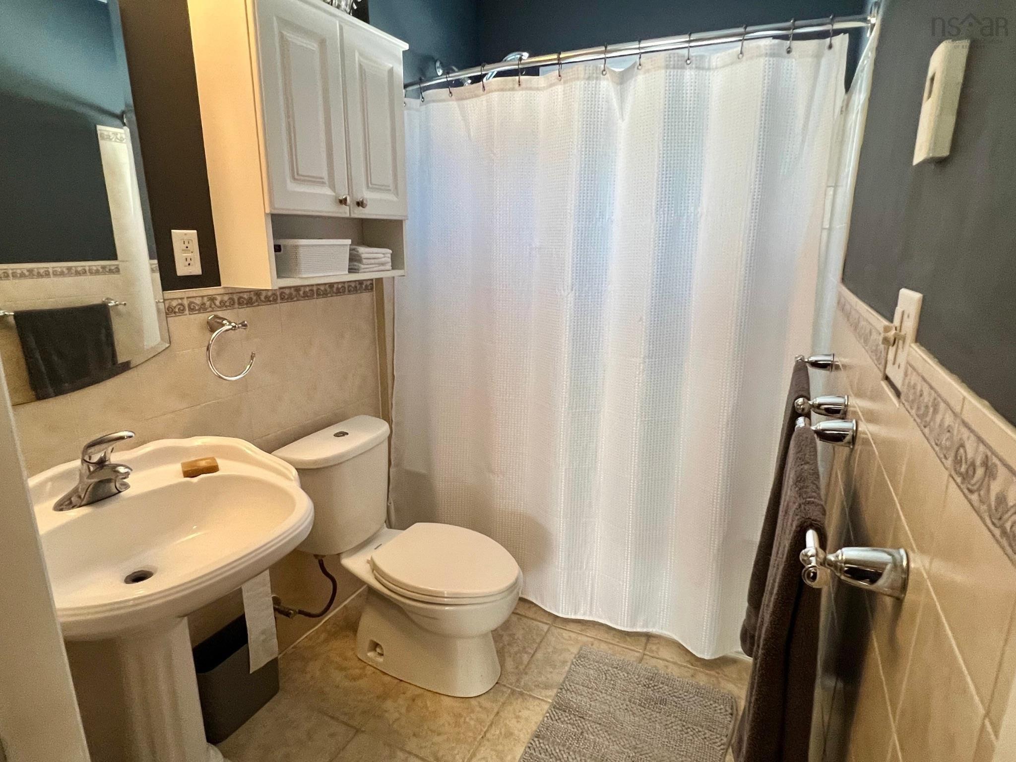 $425,000.00: 33 Oak Road, Belleville South