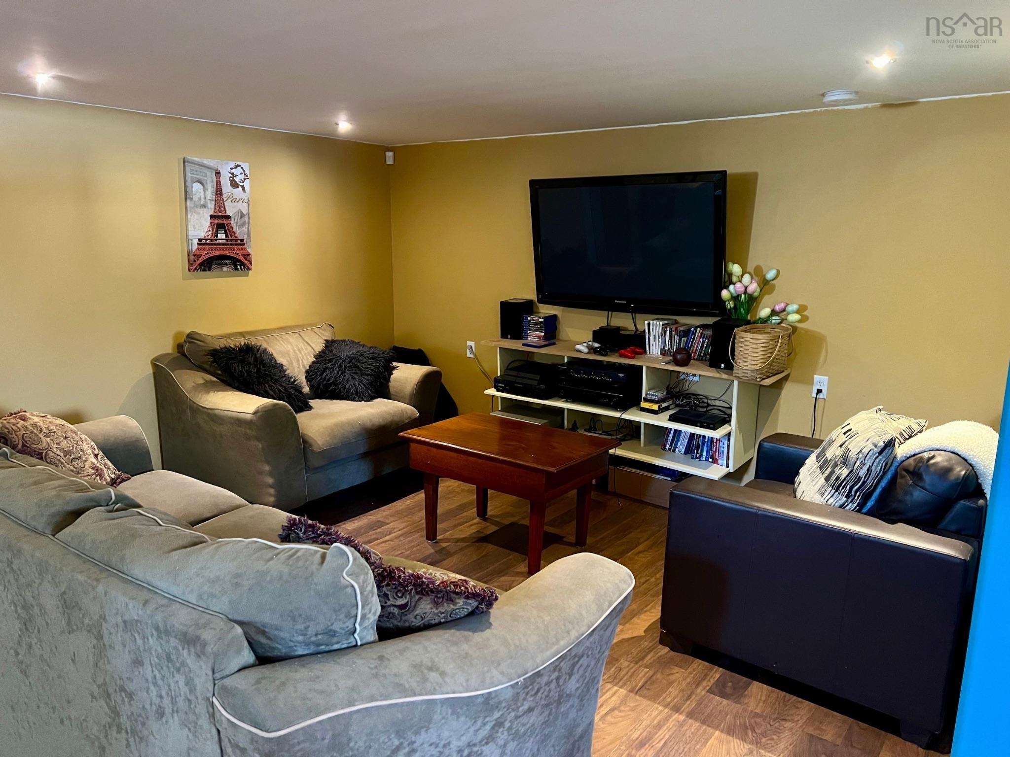 $425,000.00: 33 Oak Road, Belleville South