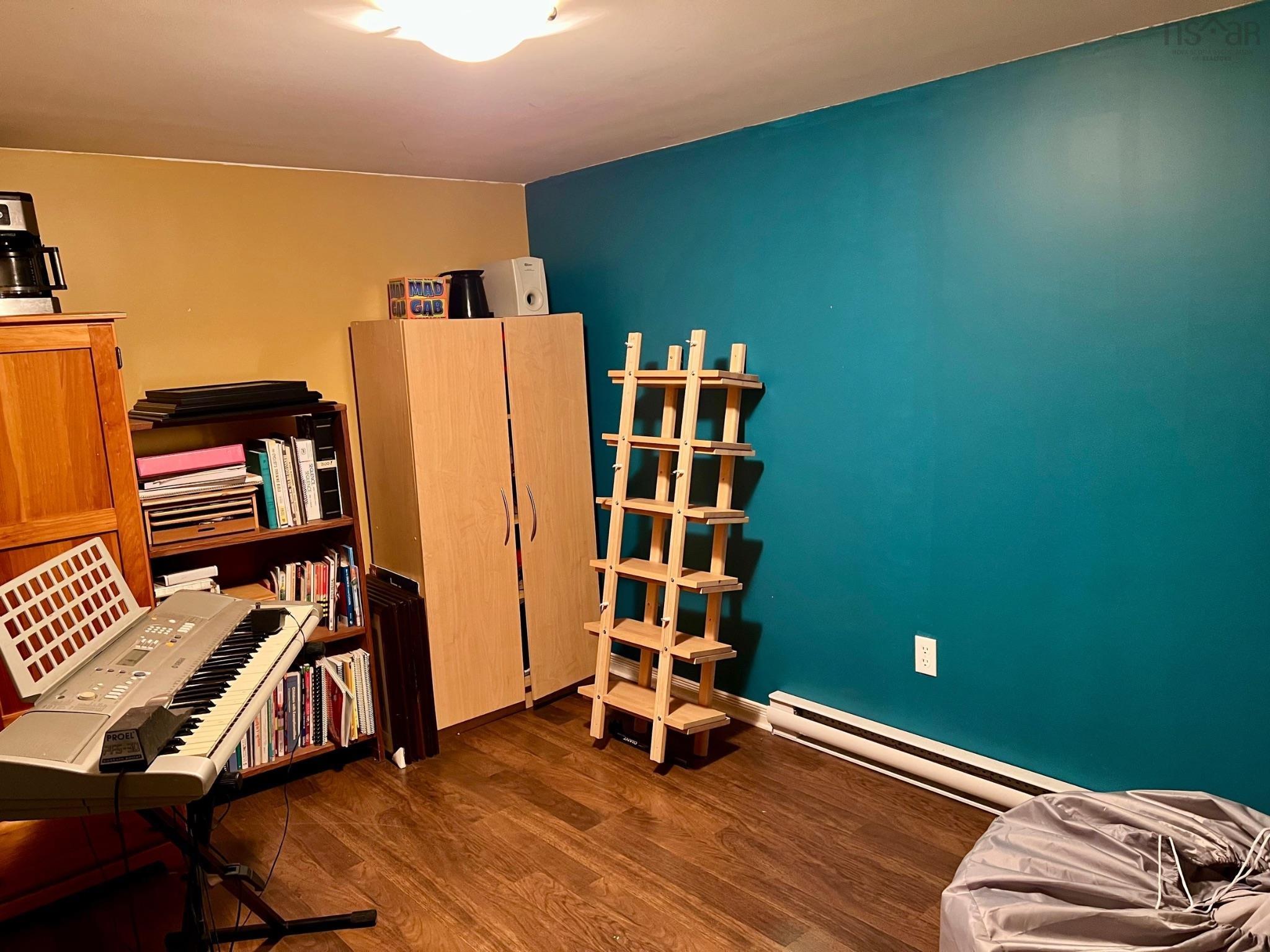 $425,000.00: 33 Oak Road, Belleville South