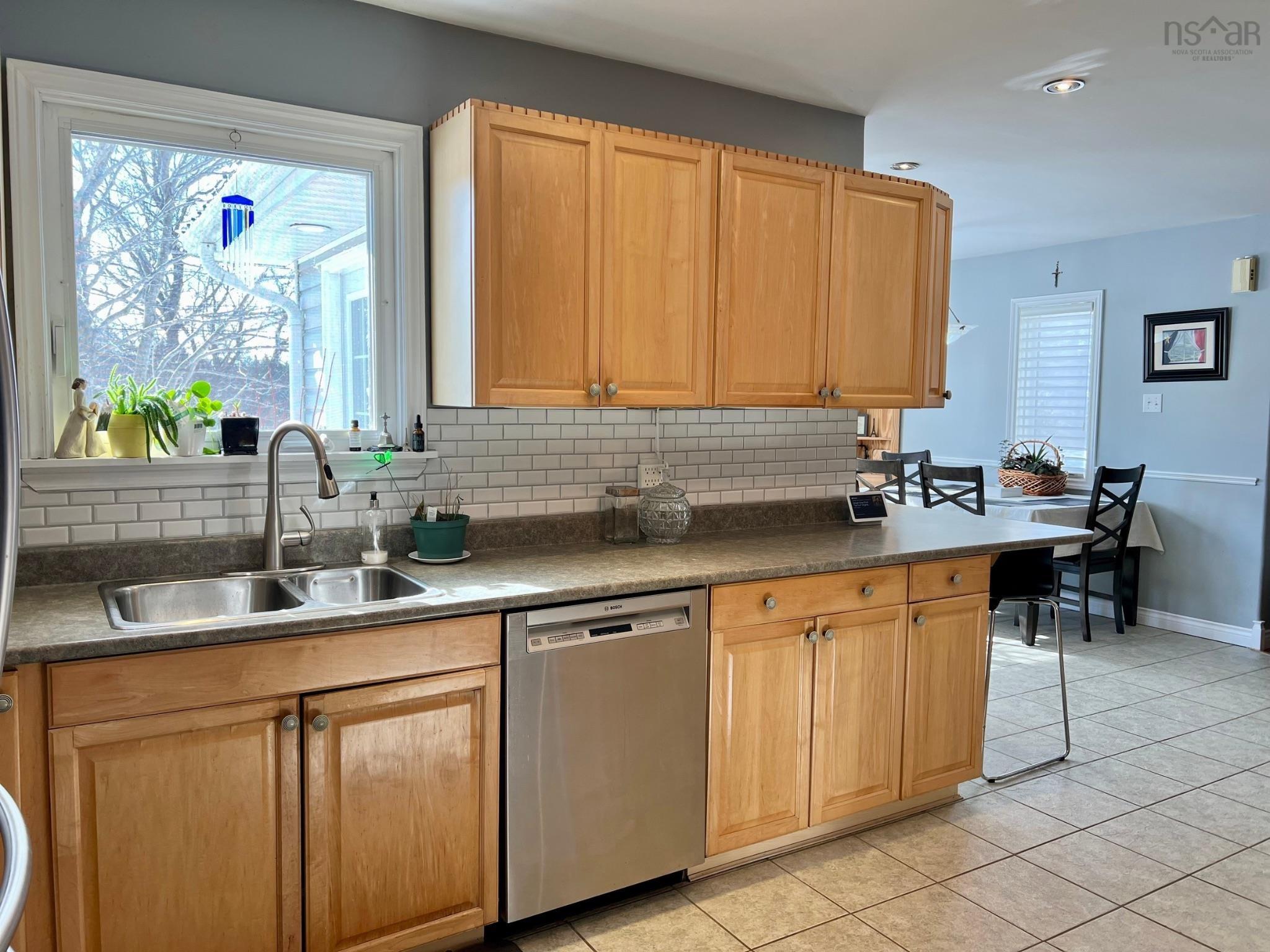 $425,000.00: 33 Oak Road, Belleville South