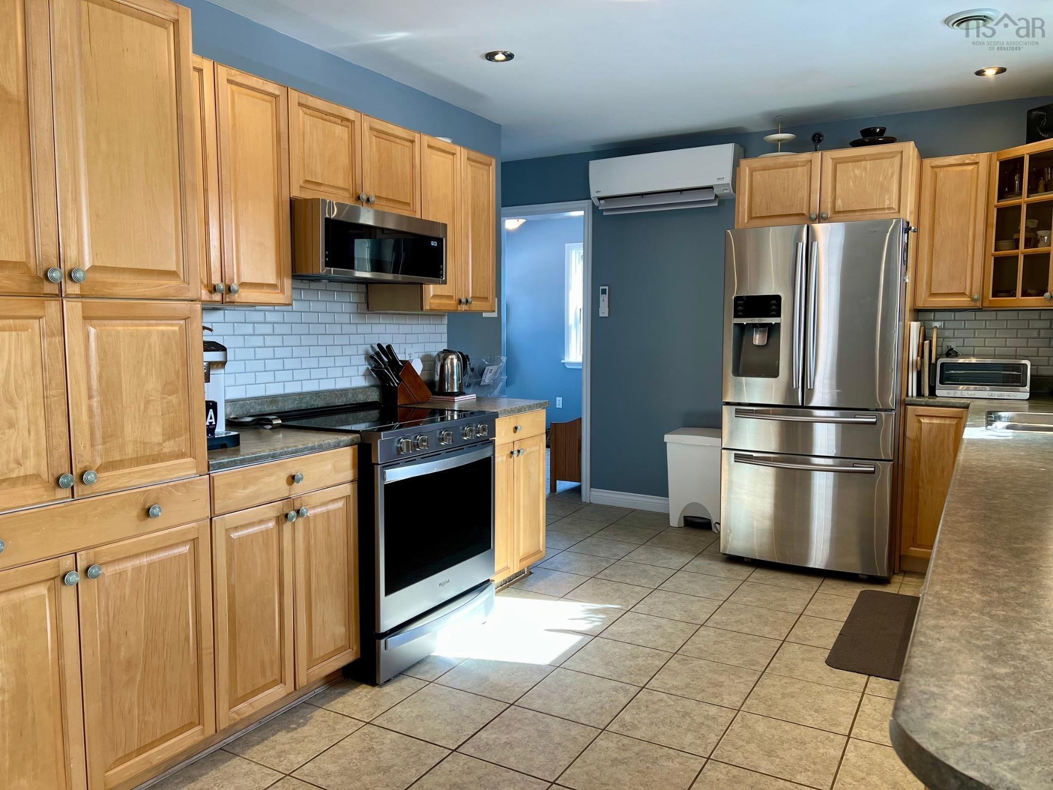 $425,000.00: 33 Oak Road, Belleville South