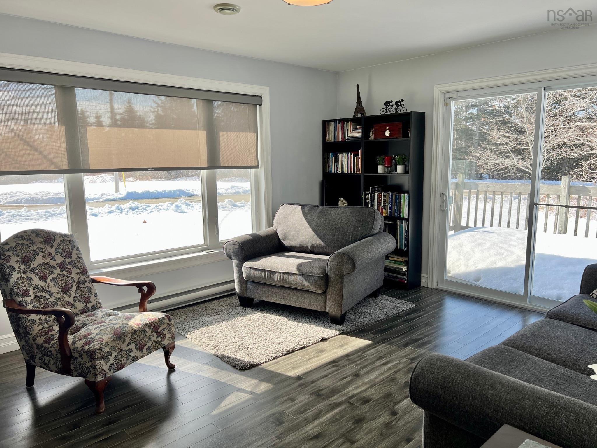 $425,000.00: 33 Oak Road, Belleville South