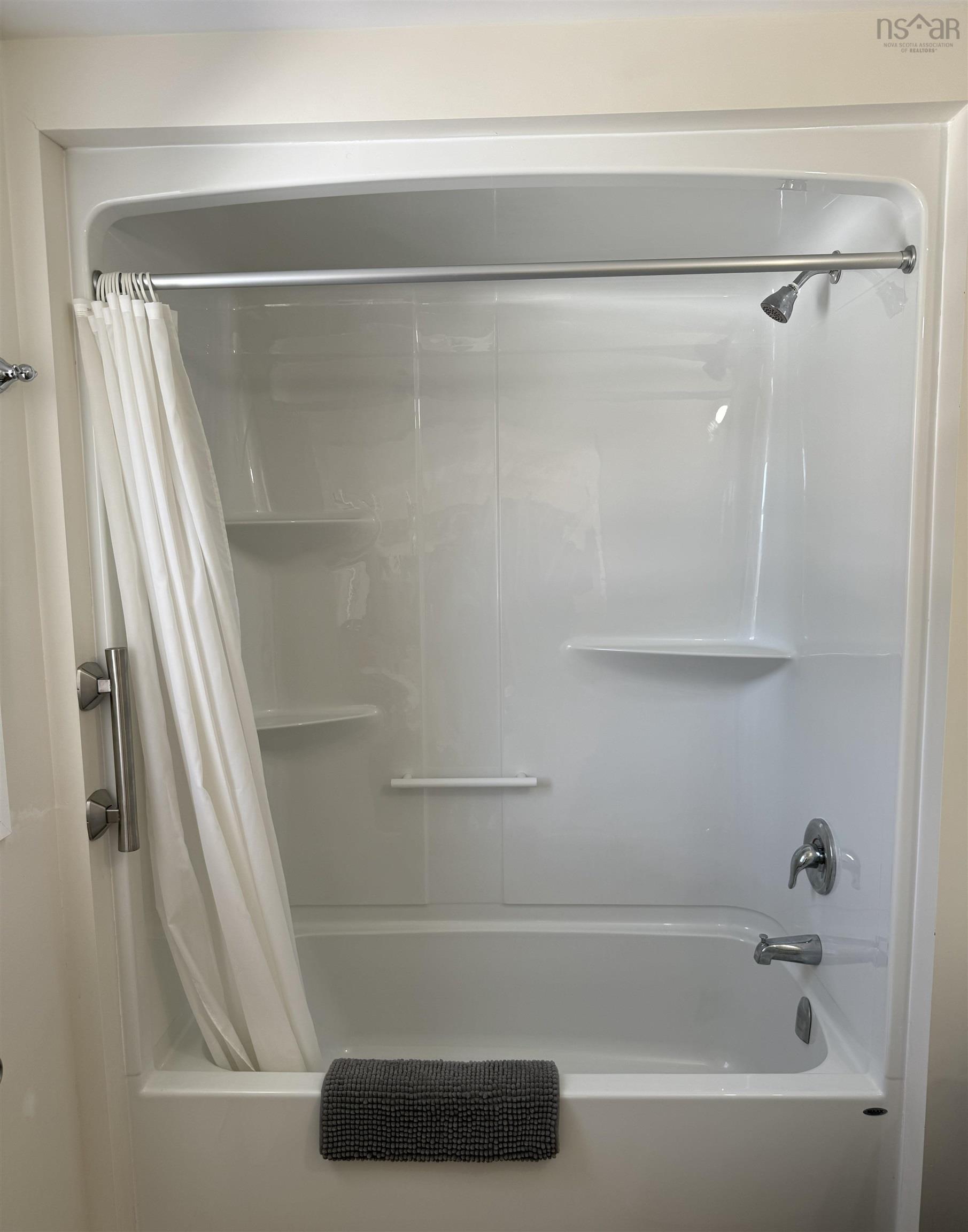 $389,000.00: 58 Golden Shore Lane, West Bay Marshes