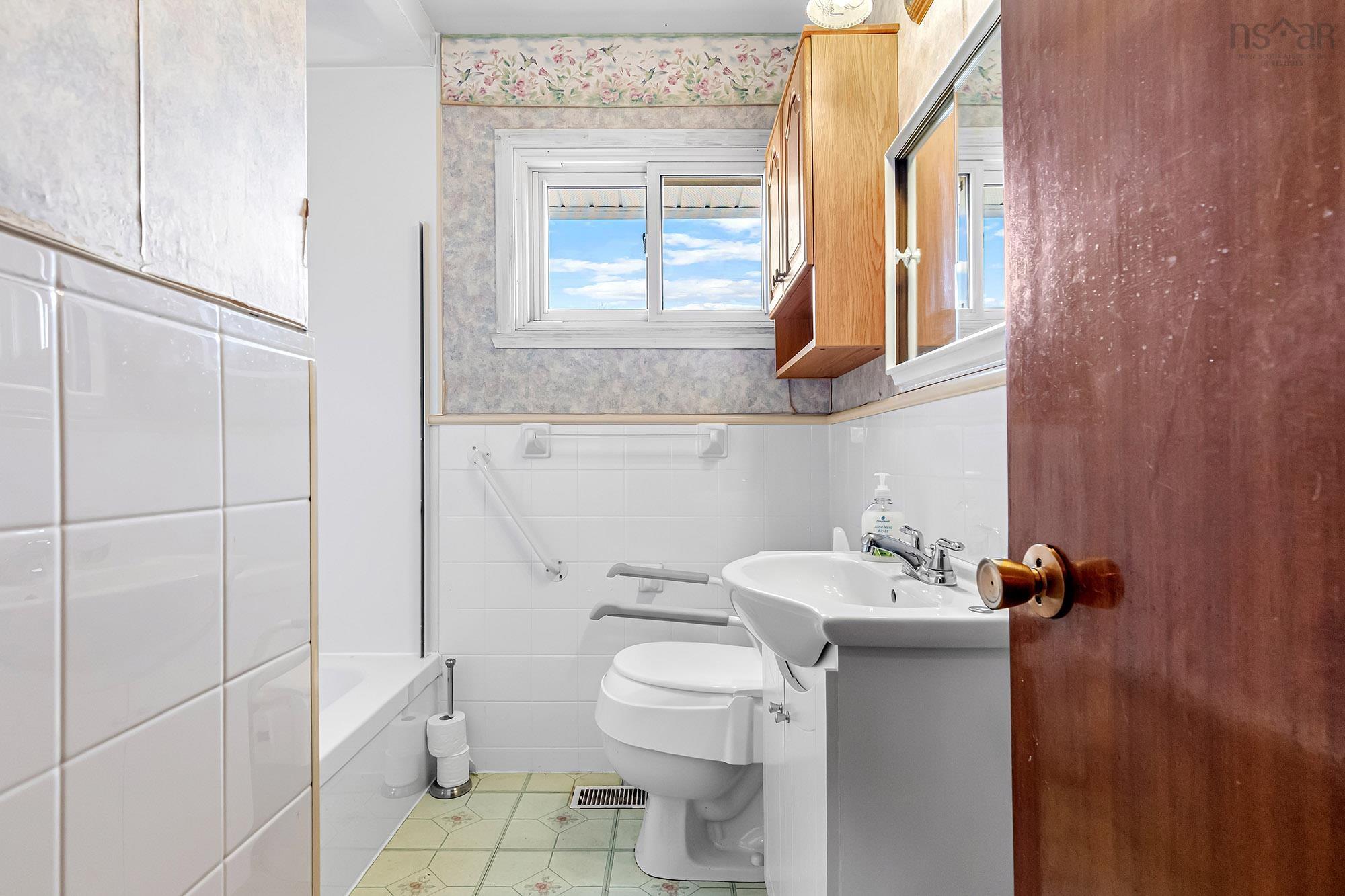 15 Virginia Avenue, Dartmouth, NS (MLS 202605264)