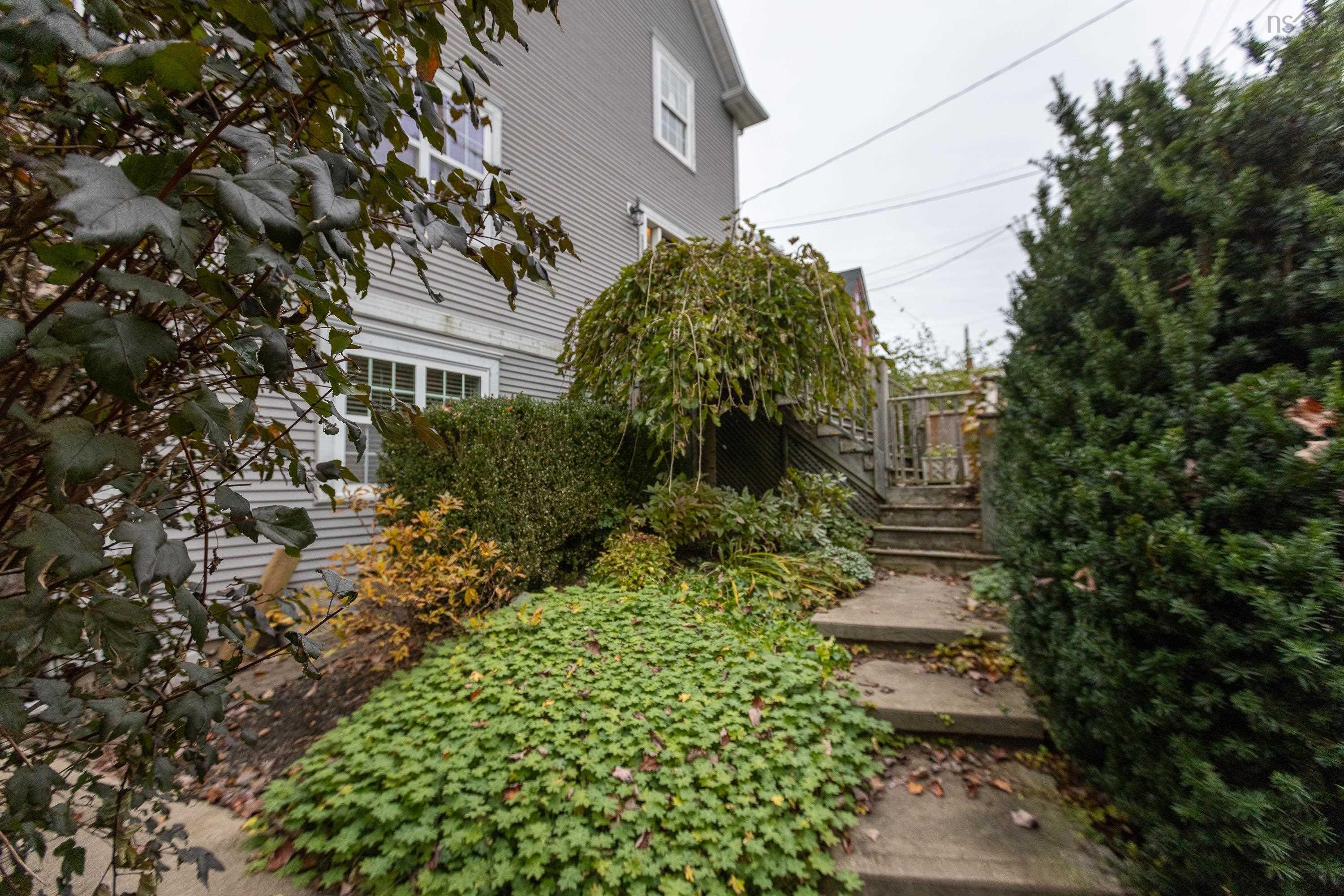 $869,900.00: 132 B&C Prince Albert Road, Dartmouth