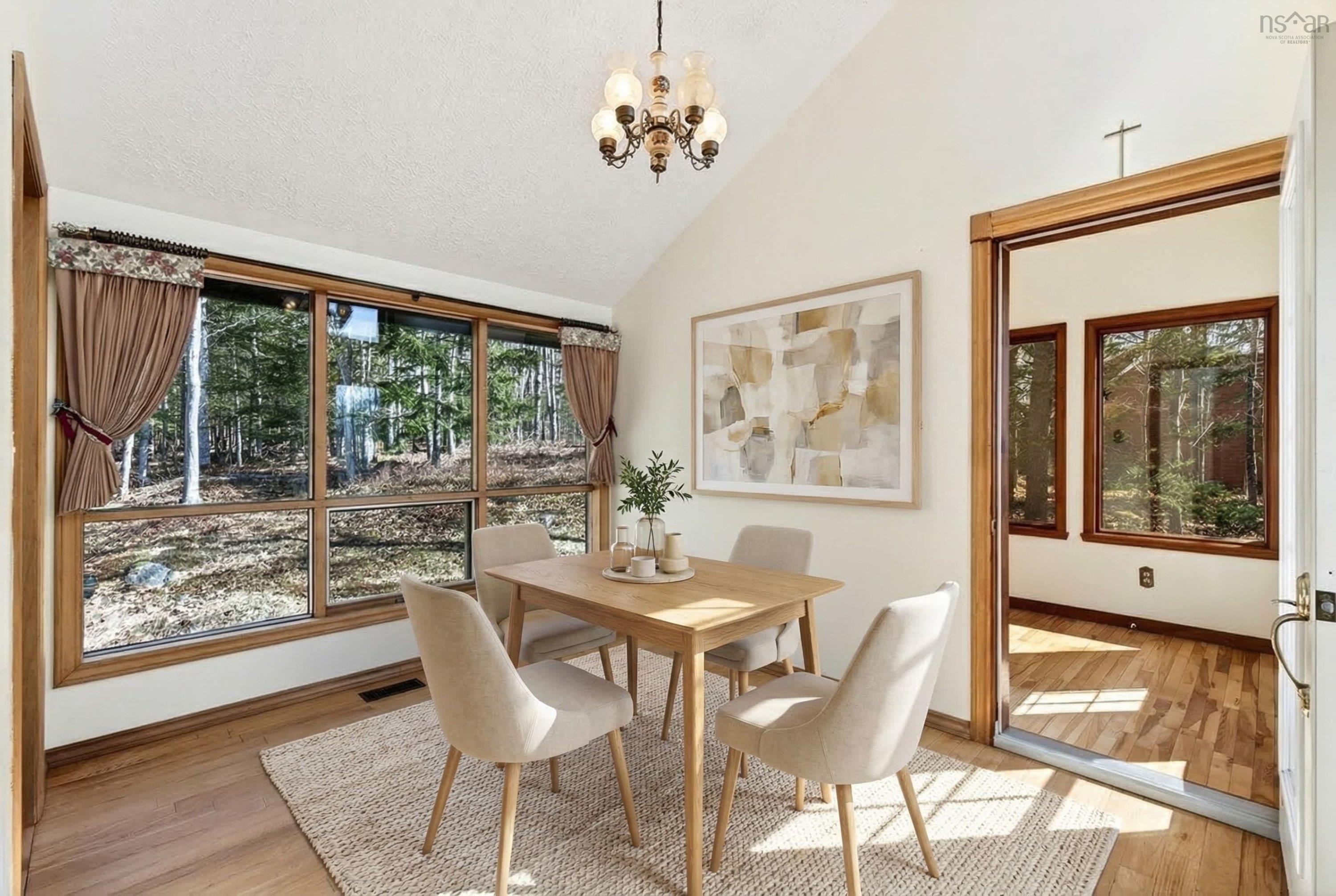 $519,000.00: 122 Windsor Drive, Stillwater Lake