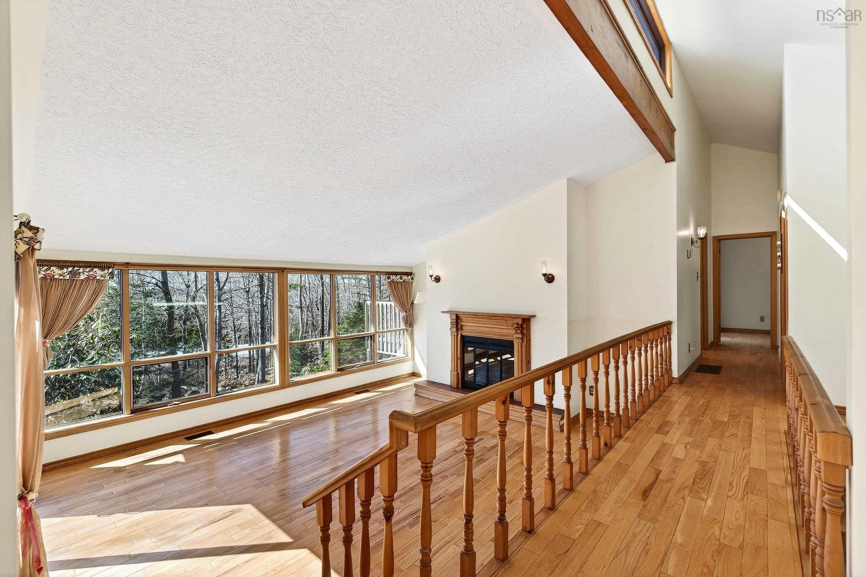 $519,000.00: 122 Windsor Drive, Stillwater Lake