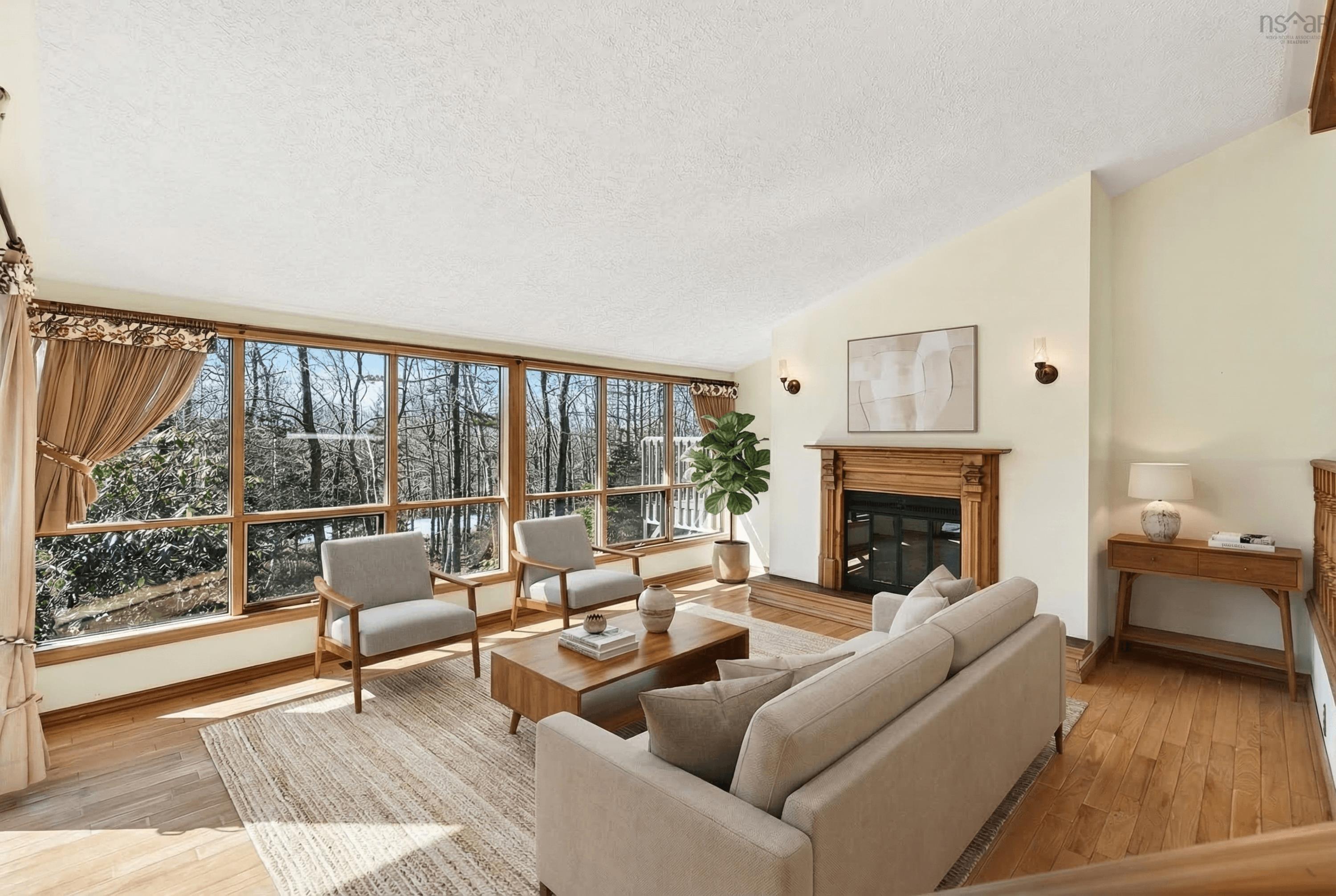 $519,000.00: 122 Windsor Drive, Stillwater Lake