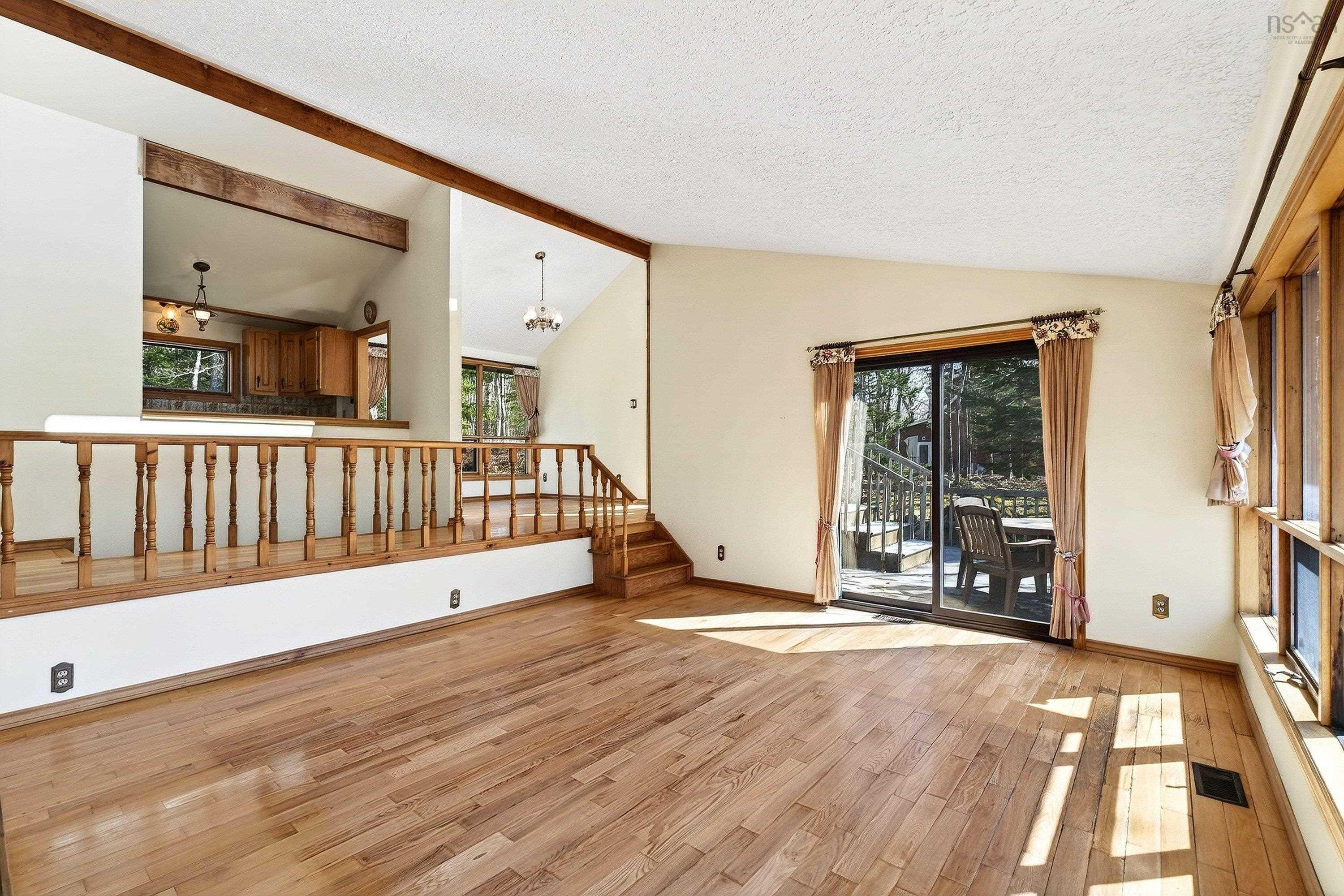 $519,000.00: 122 Windsor Drive, Stillwater Lake