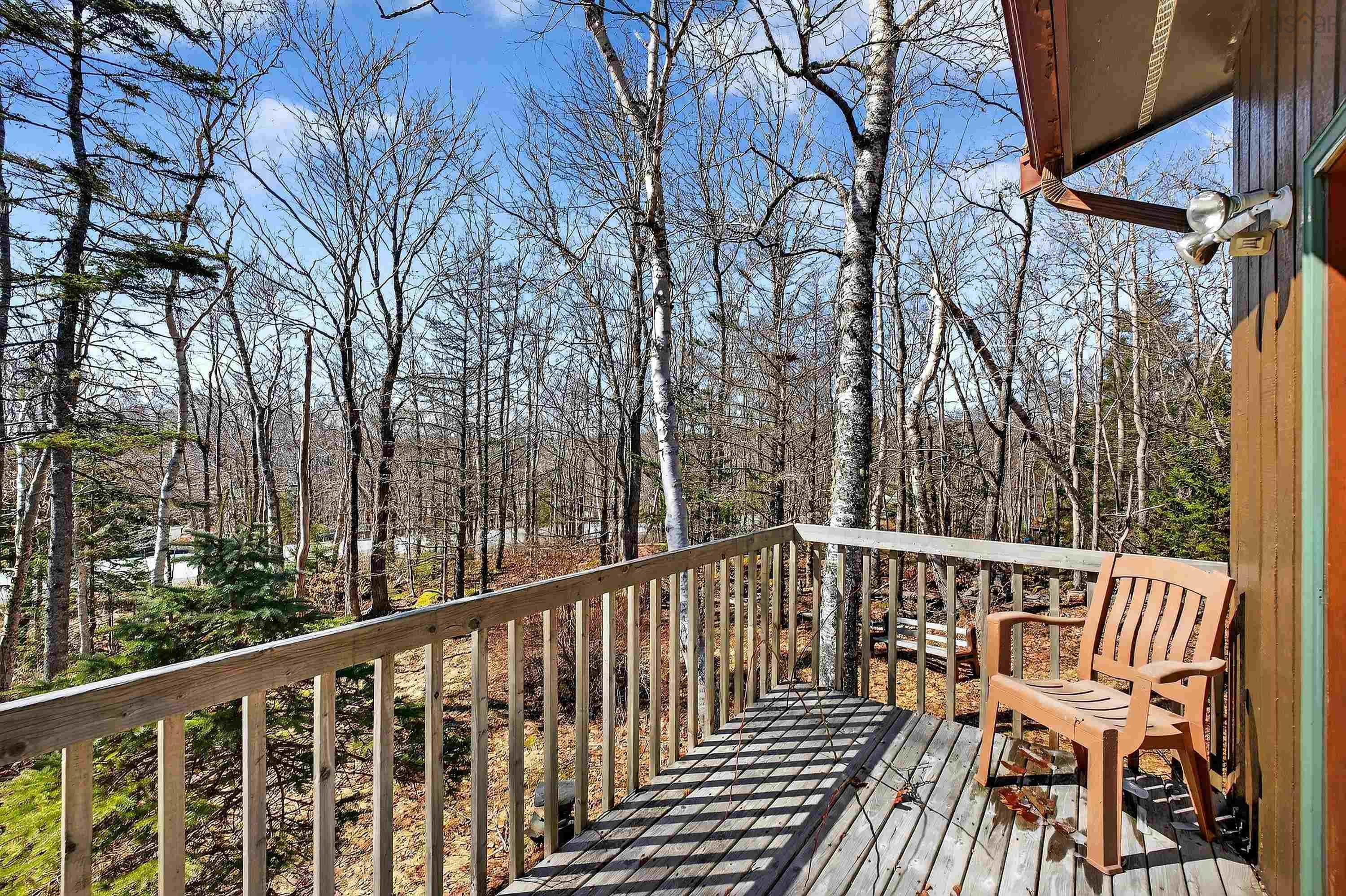 $519,000.00: 122 Windsor Drive, Stillwater Lake