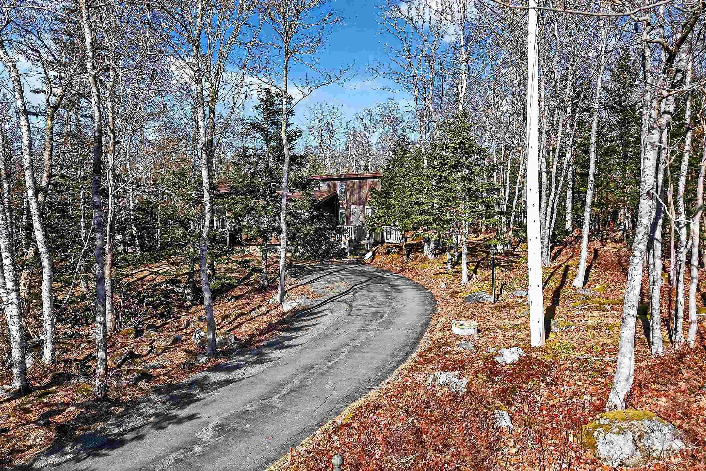 $519,000.00: 122 Windsor Drive, Stillwater Lake