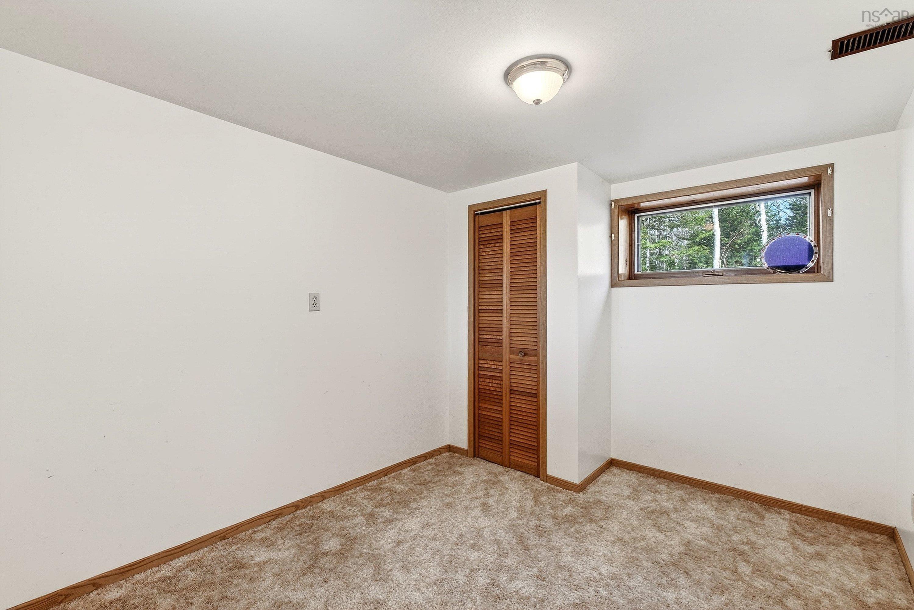 $519,000.00: 122 Windsor Drive, Stillwater Lake