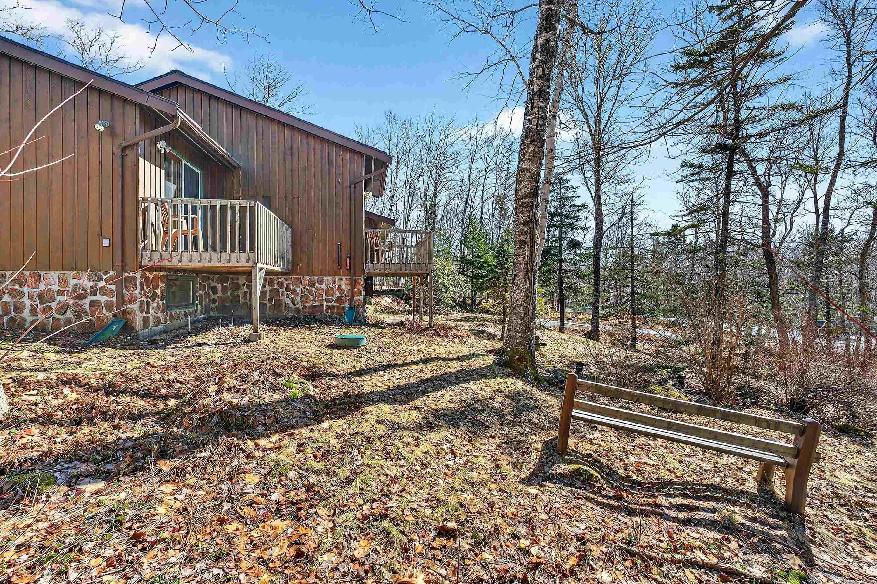 $519,000.00: 122 Windsor Drive, Stillwater Lake