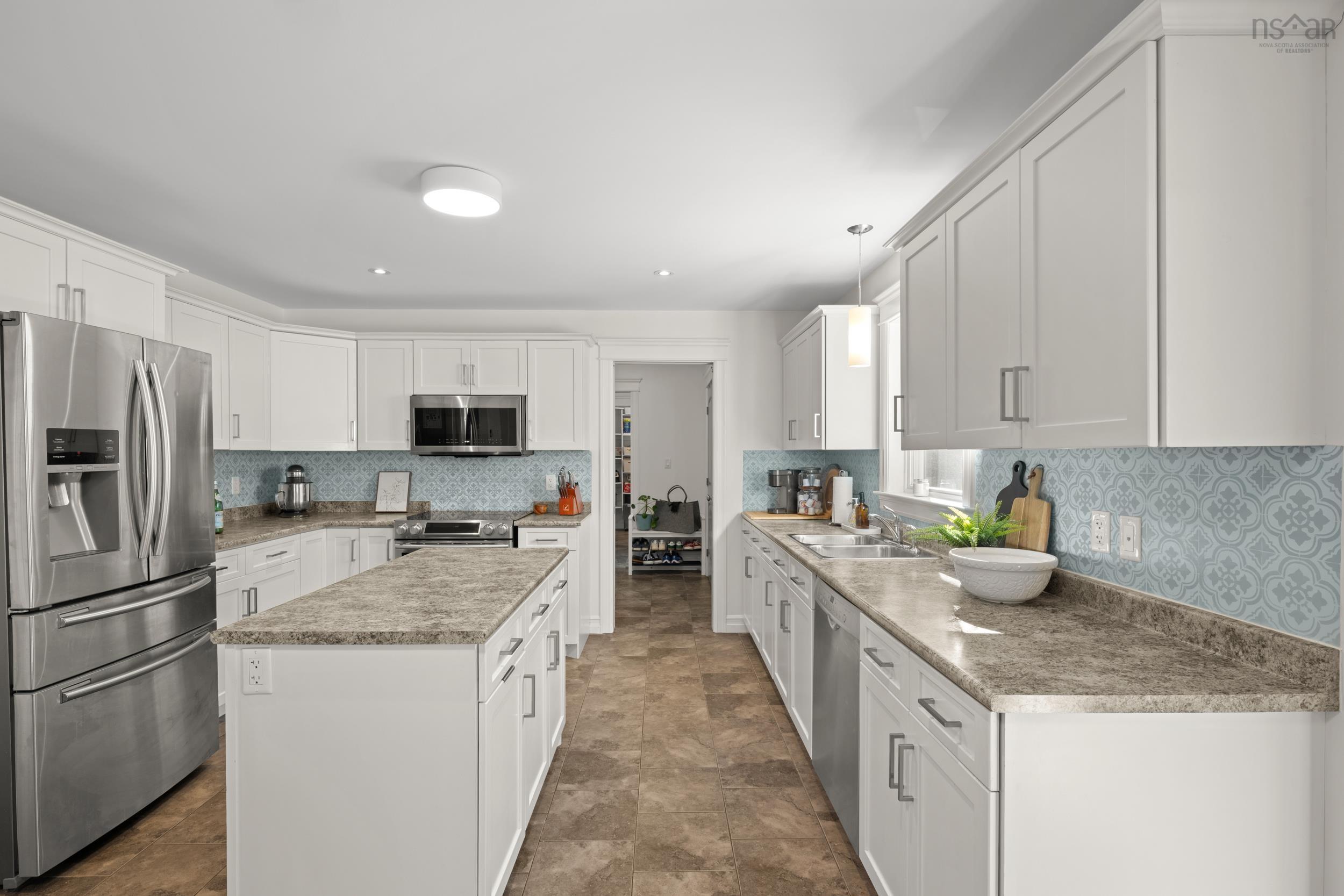 $899,900.00: 500 Paula Drive, Hammonds Plains