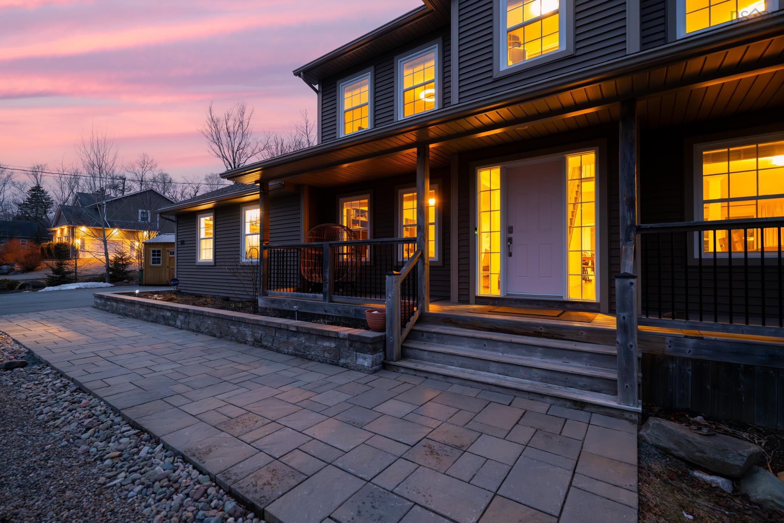 $899,900.00: 500 Paula Drive, Hammonds Plains