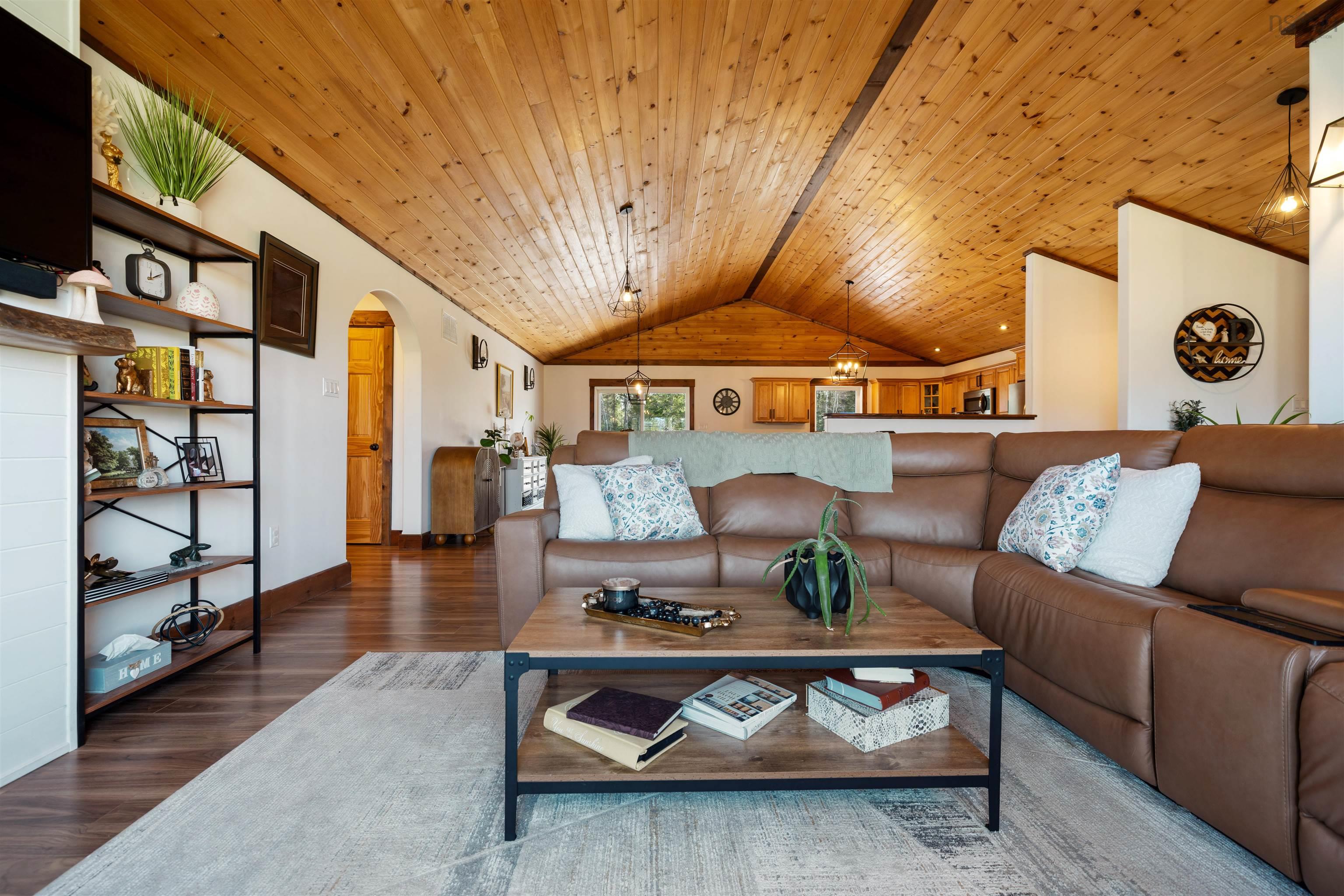 $835,000.00: 4288 Gairloch rd Road, Union Centre