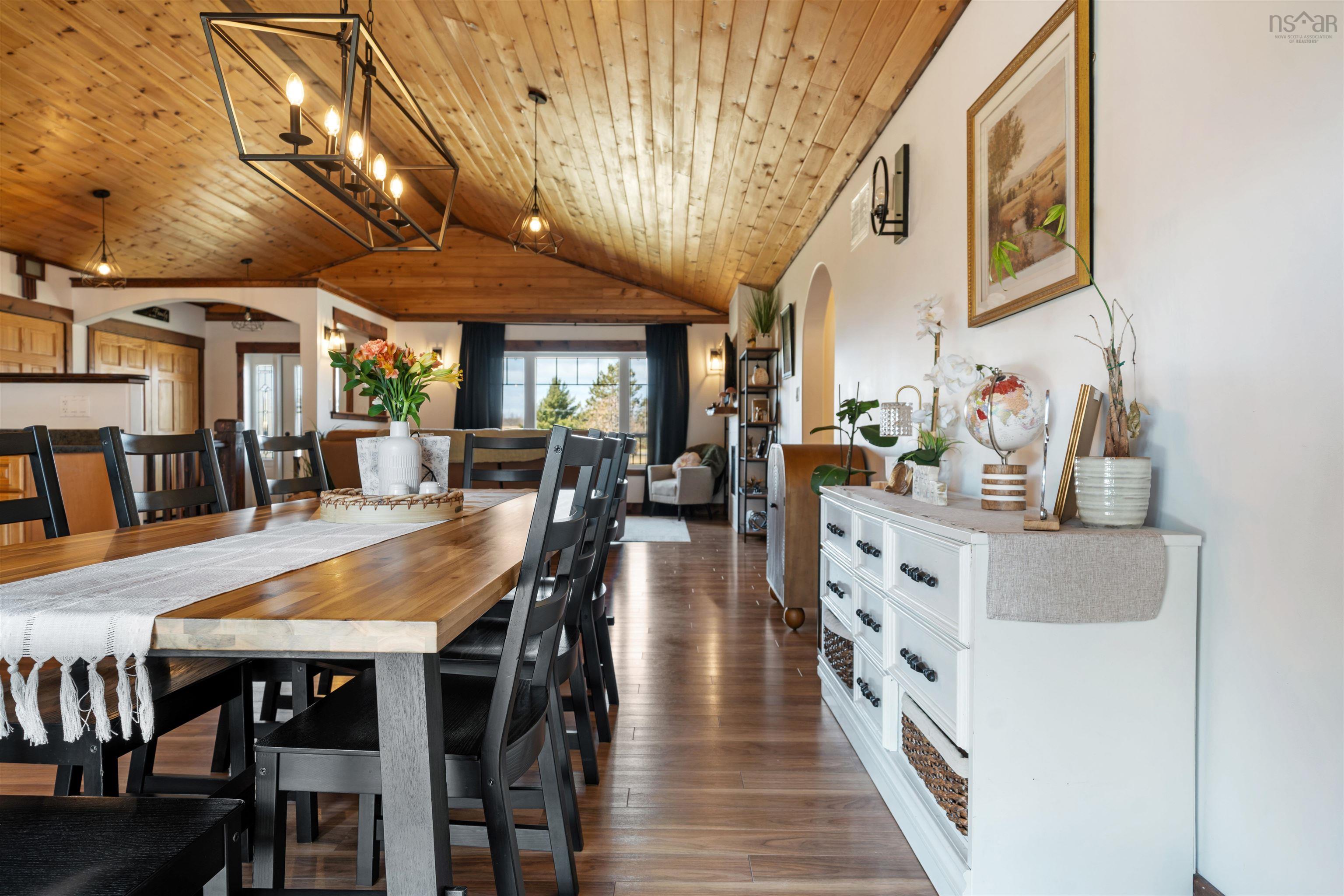 $835,000.00: 4288 Gairloch rd Road, Union Centre