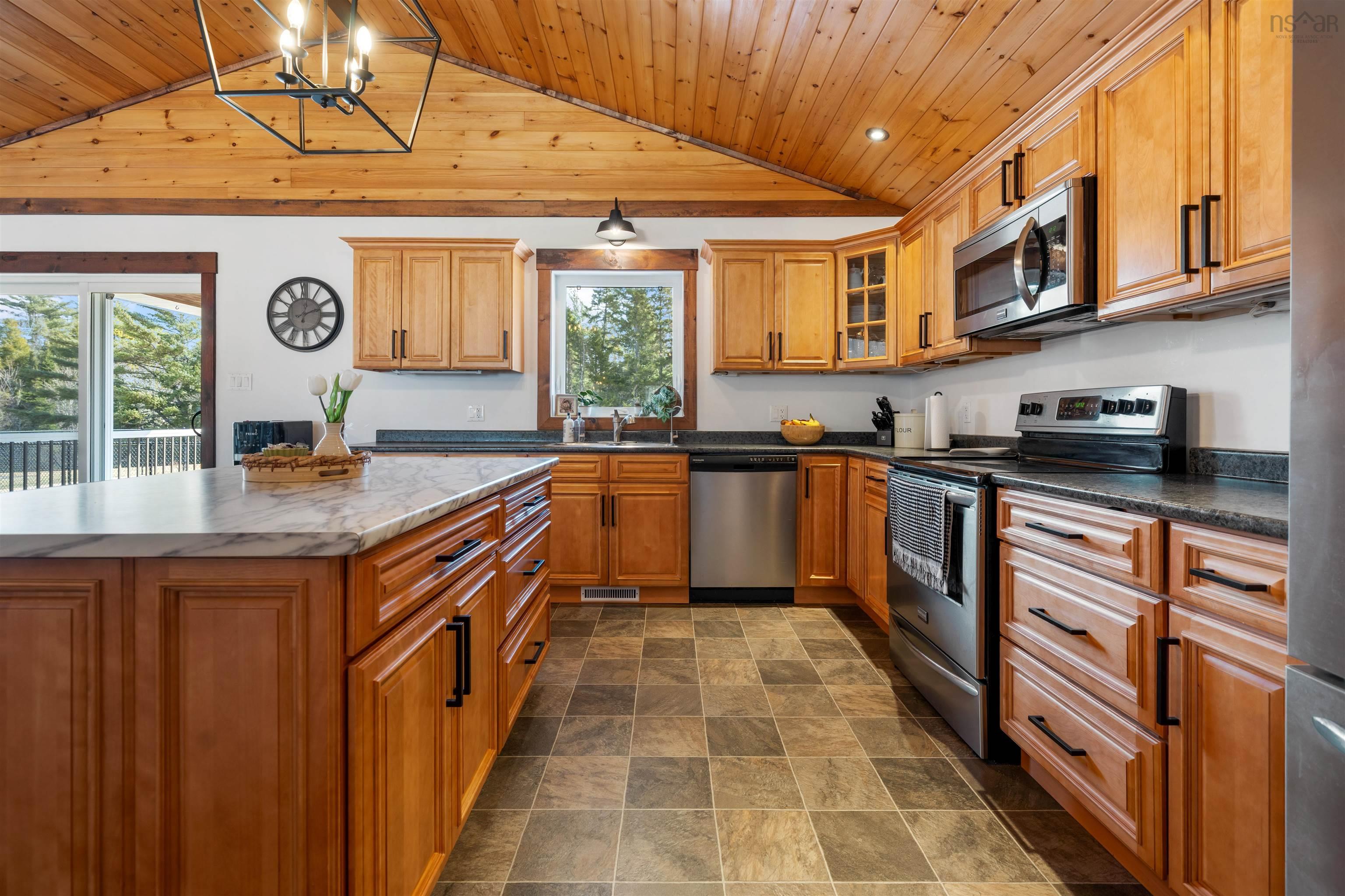 $835,000.00: 4288 Gairloch rd Road, Union Centre