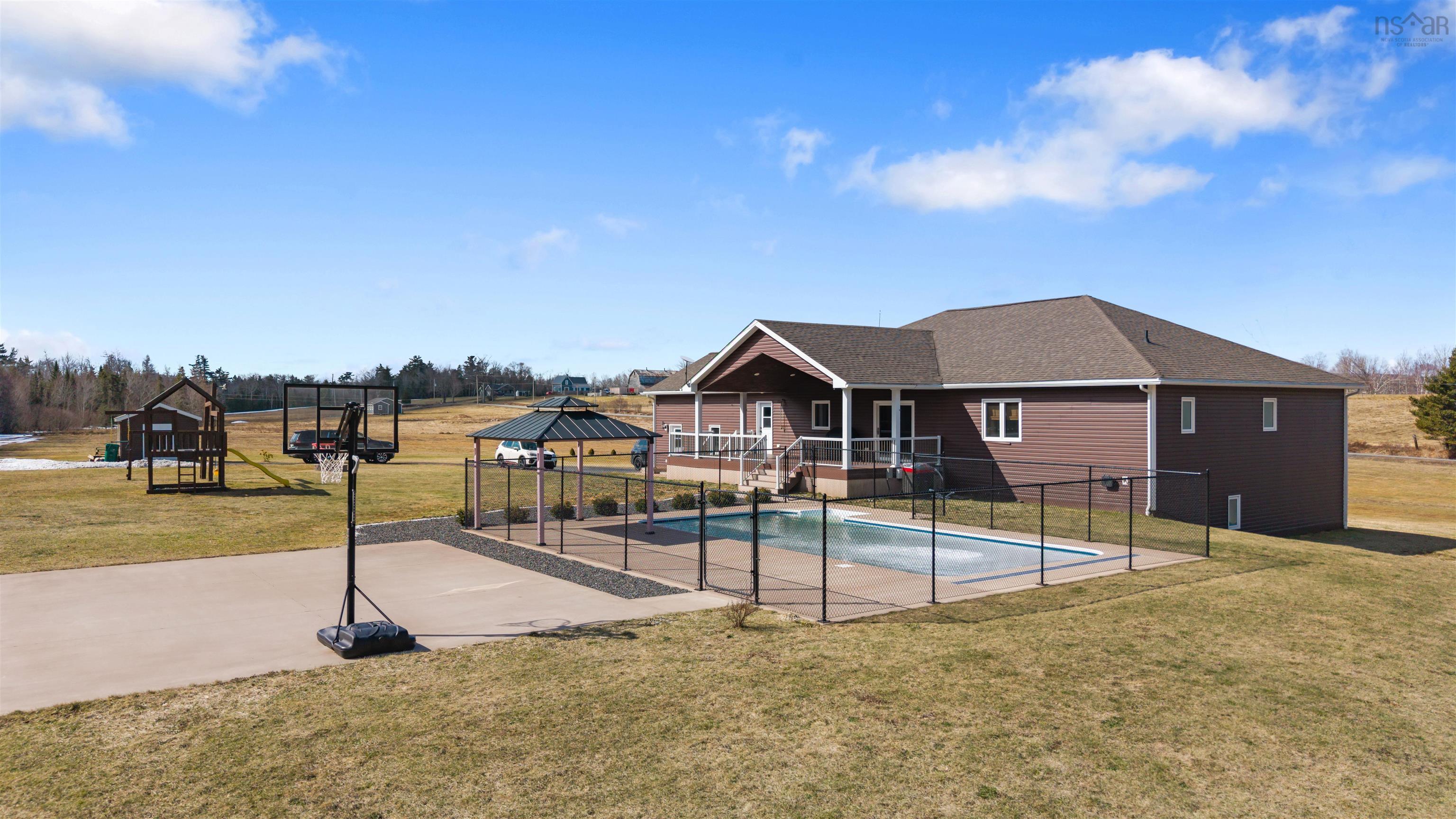 $835,000.00: 4288 Gairloch rd Road, Union Centre