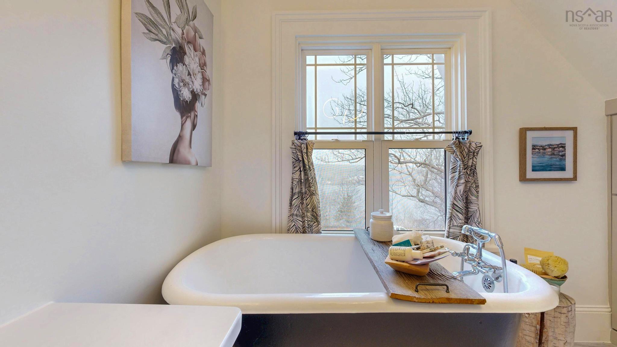 $899,000.00: 20 Wilkies Cove Road, Middle Lahave