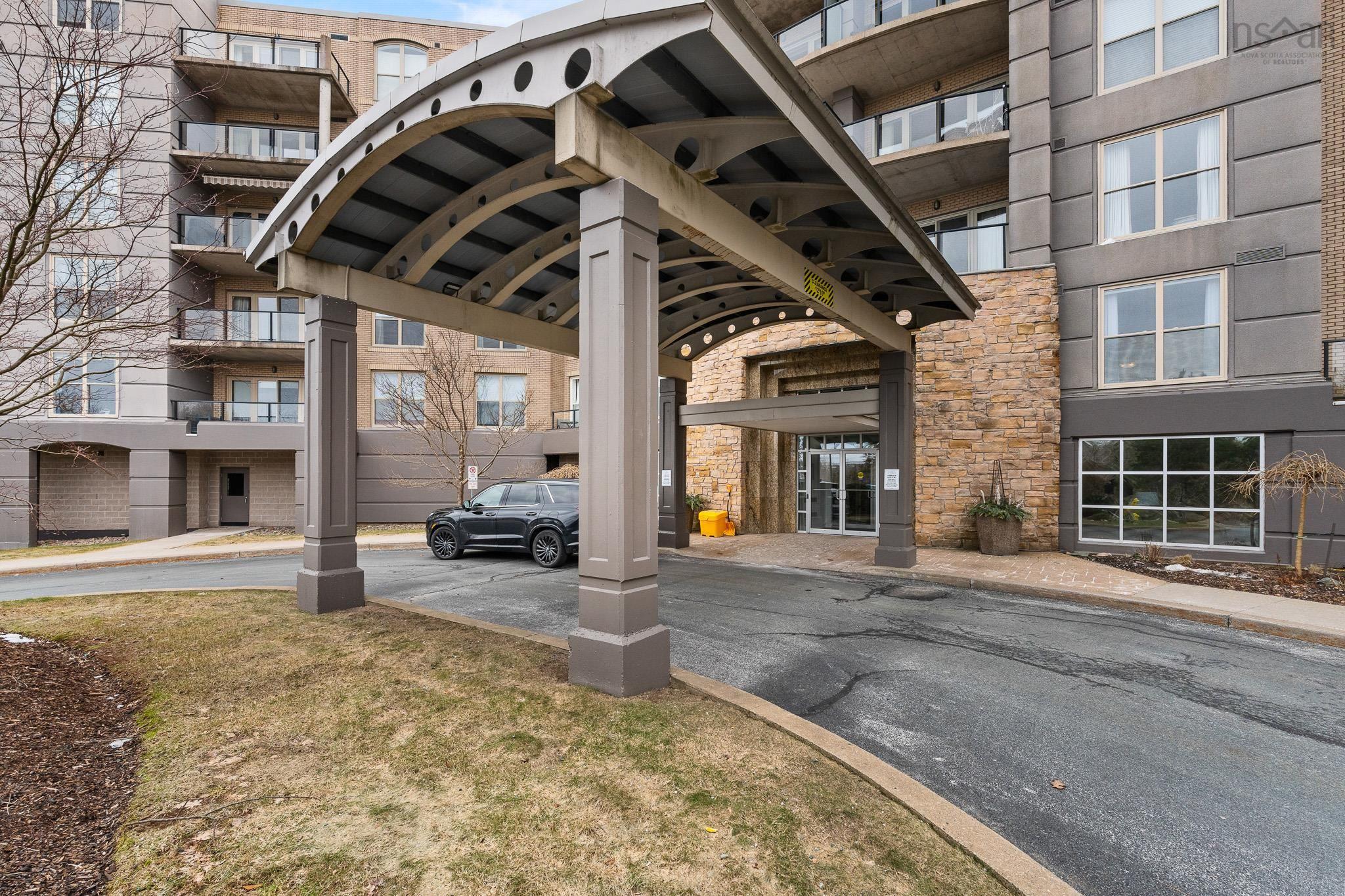 $599,900.00: 407 36 Southgate Drive, Bedford