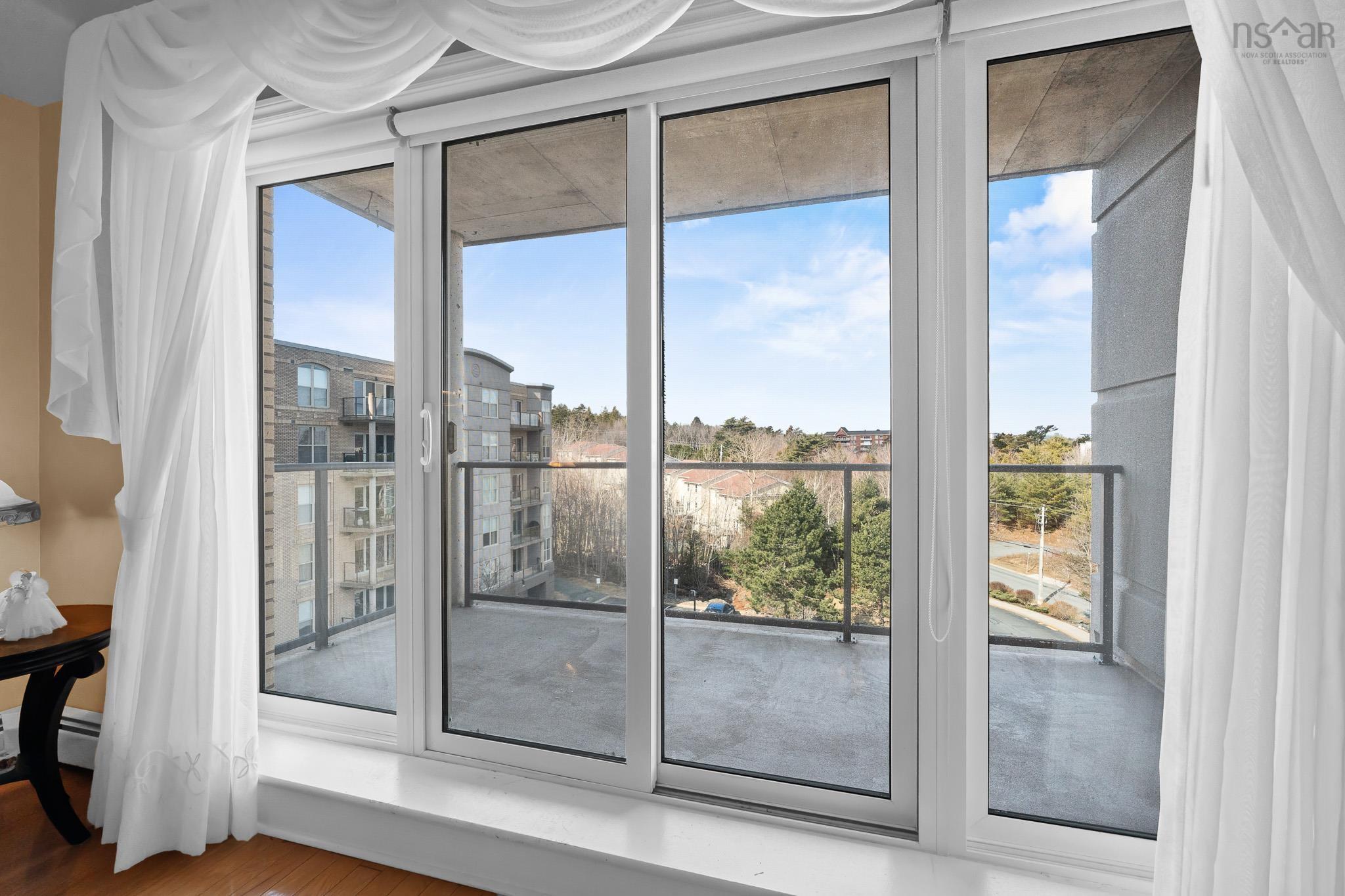 $599,900.00: 407 36 Southgate Drive, Bedford