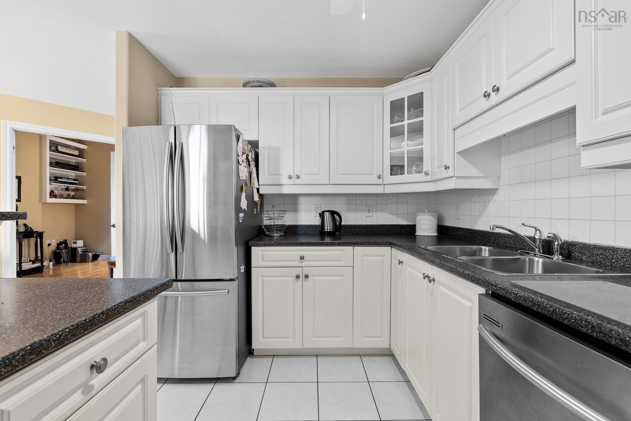 $599,900.00: 407 36 Southgate Drive, Bedford