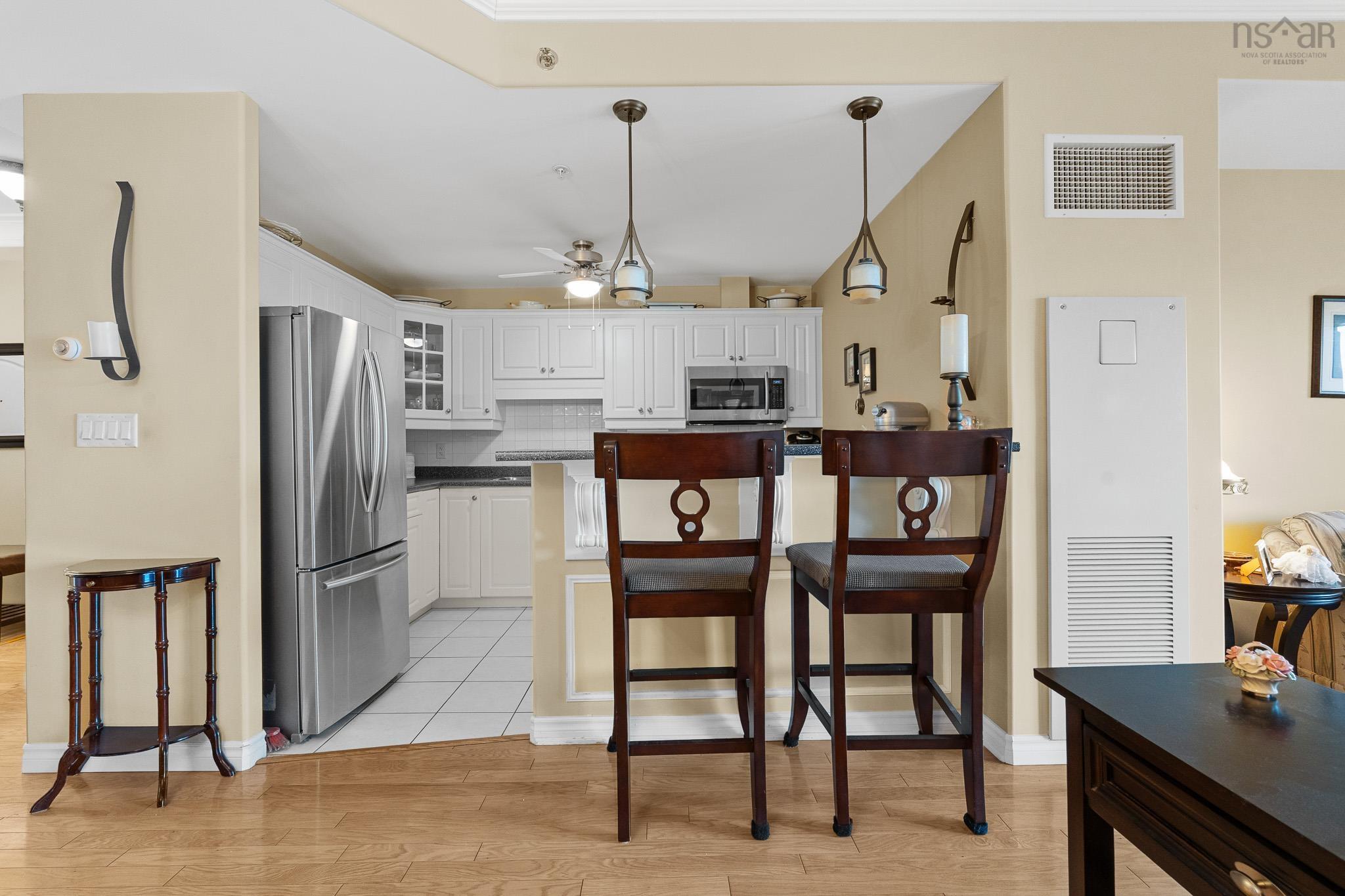 $599,900.00: 407 36 Southgate Drive, Bedford