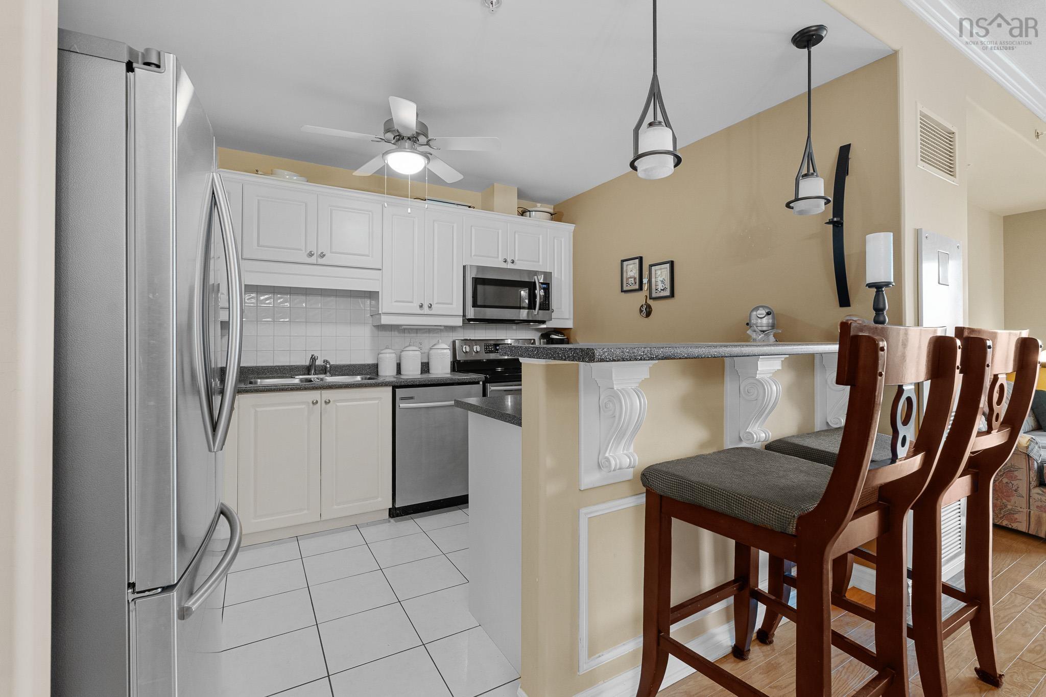 $599,900.00: 407 36 Southgate Drive, Bedford